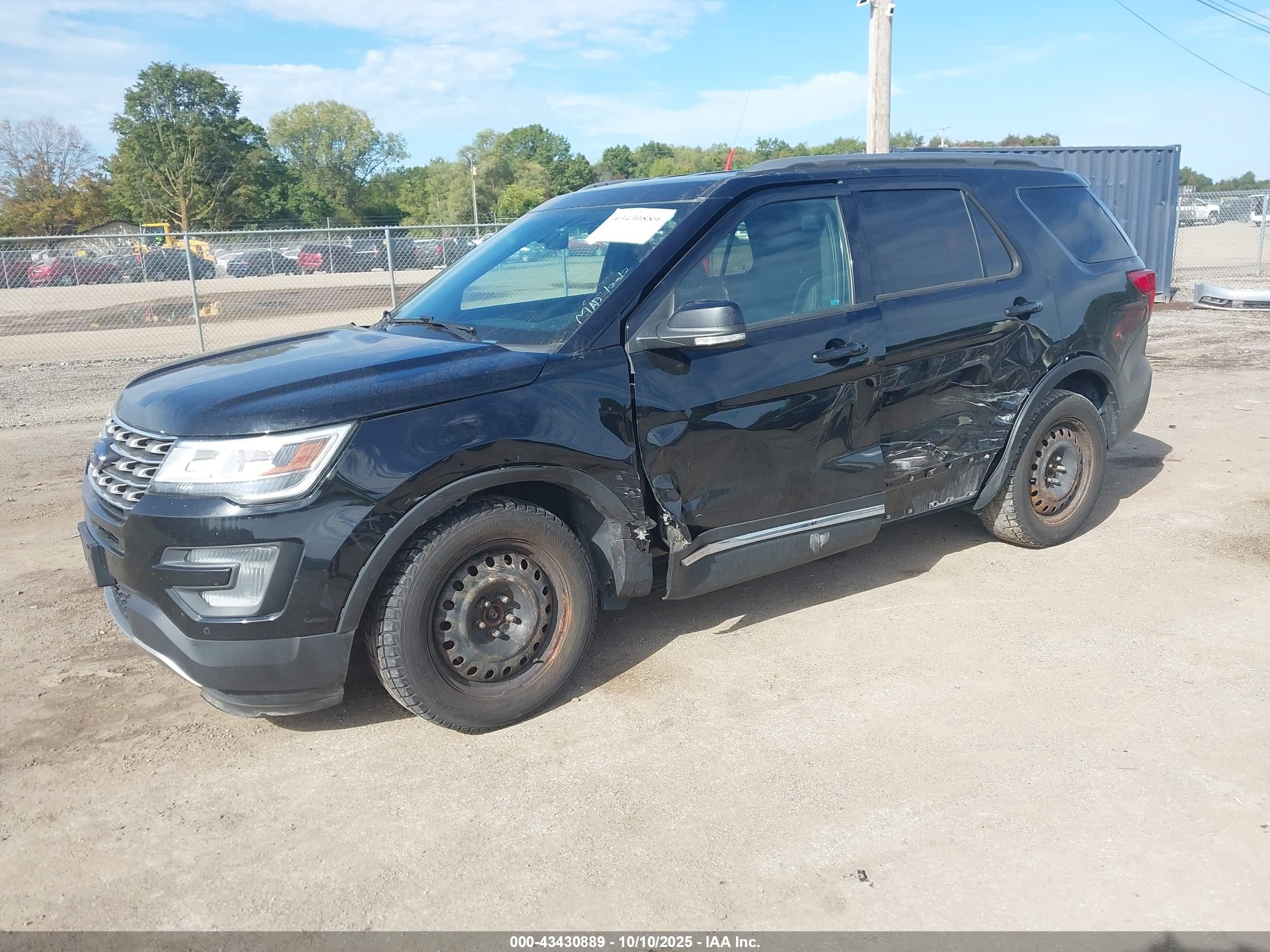 FORD EXPLORER image 2