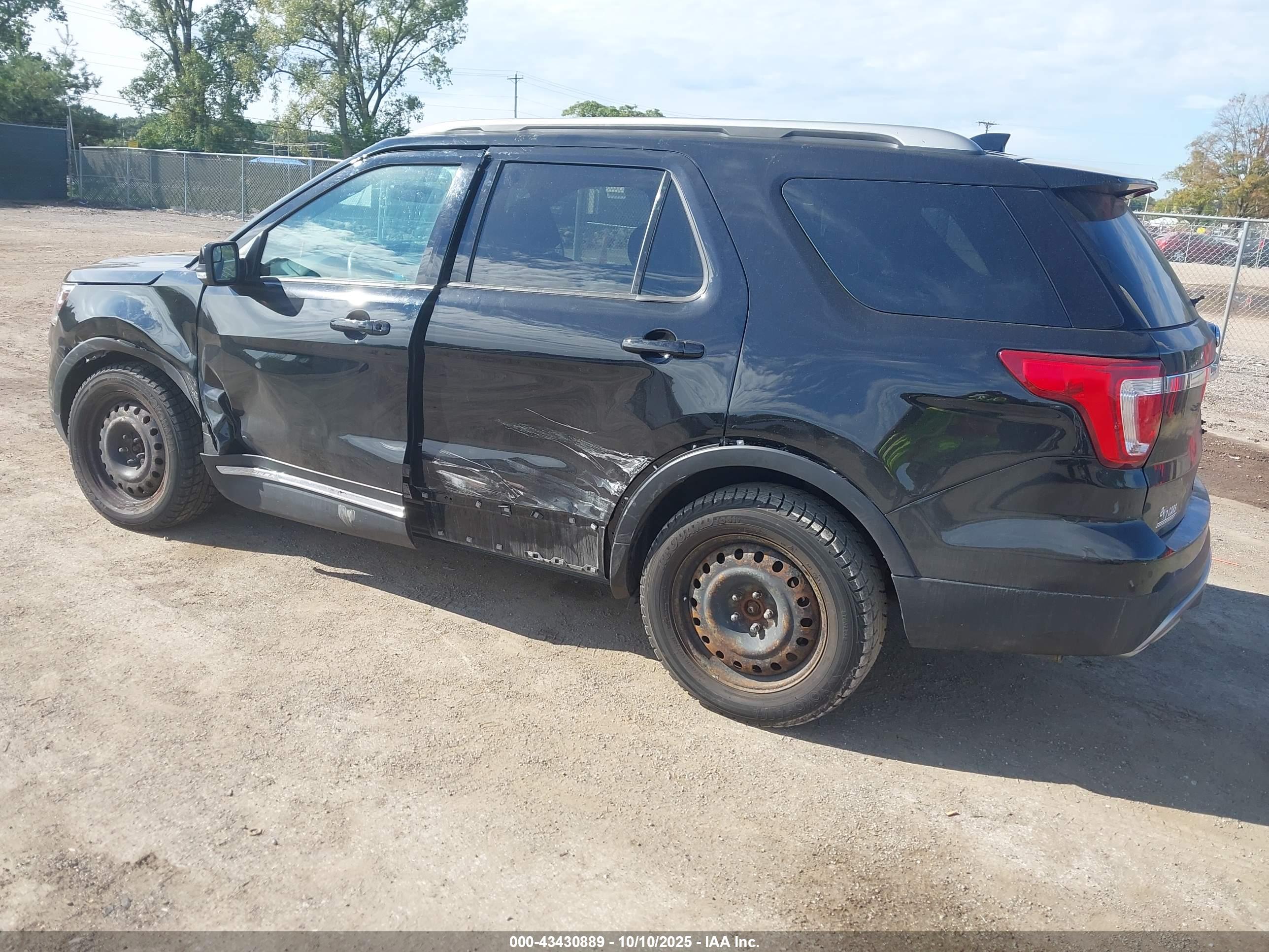 FORD EXPLORER image 3