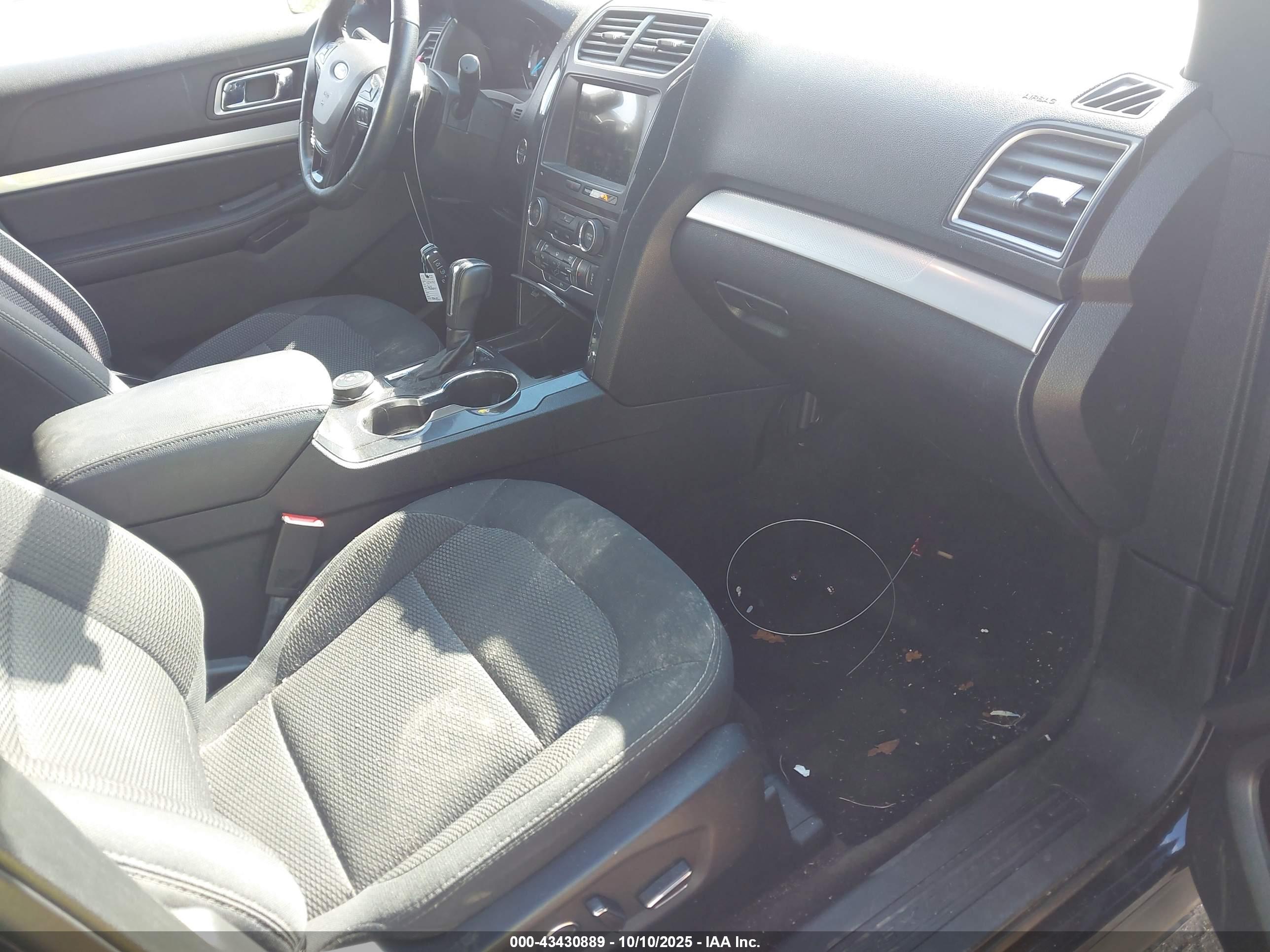 FORD EXPLORER image 5