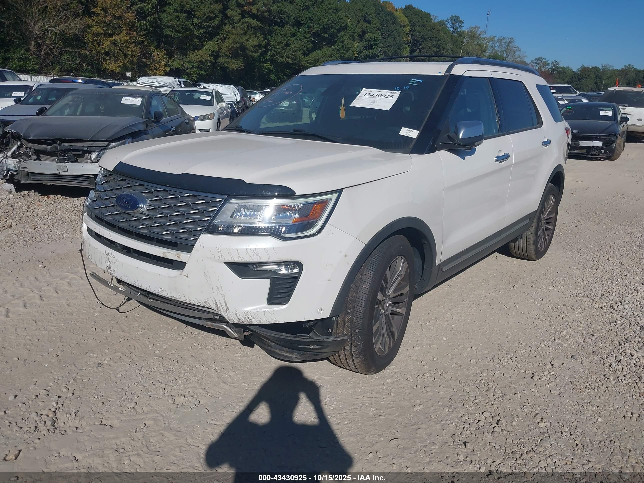 FORD EXPLORER image 2