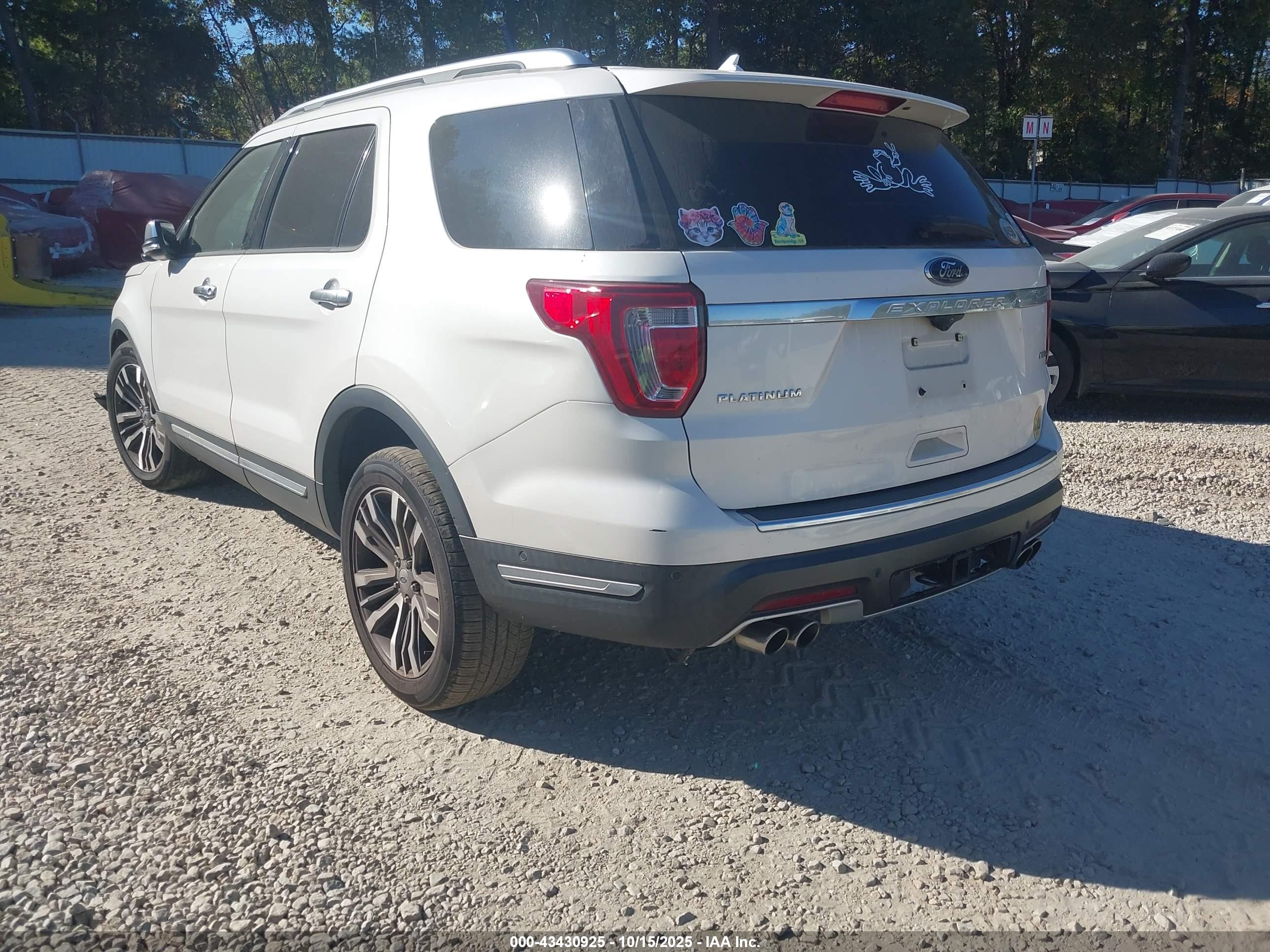 FORD EXPLORER image 3