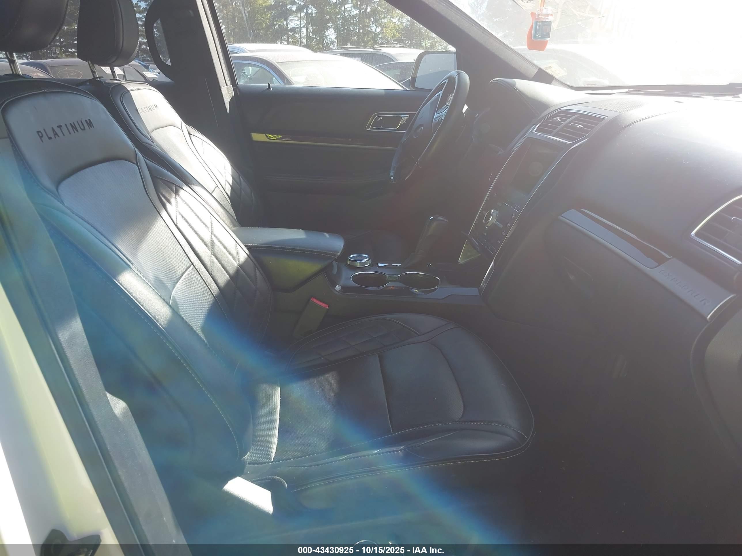 FORD EXPLORER image 5