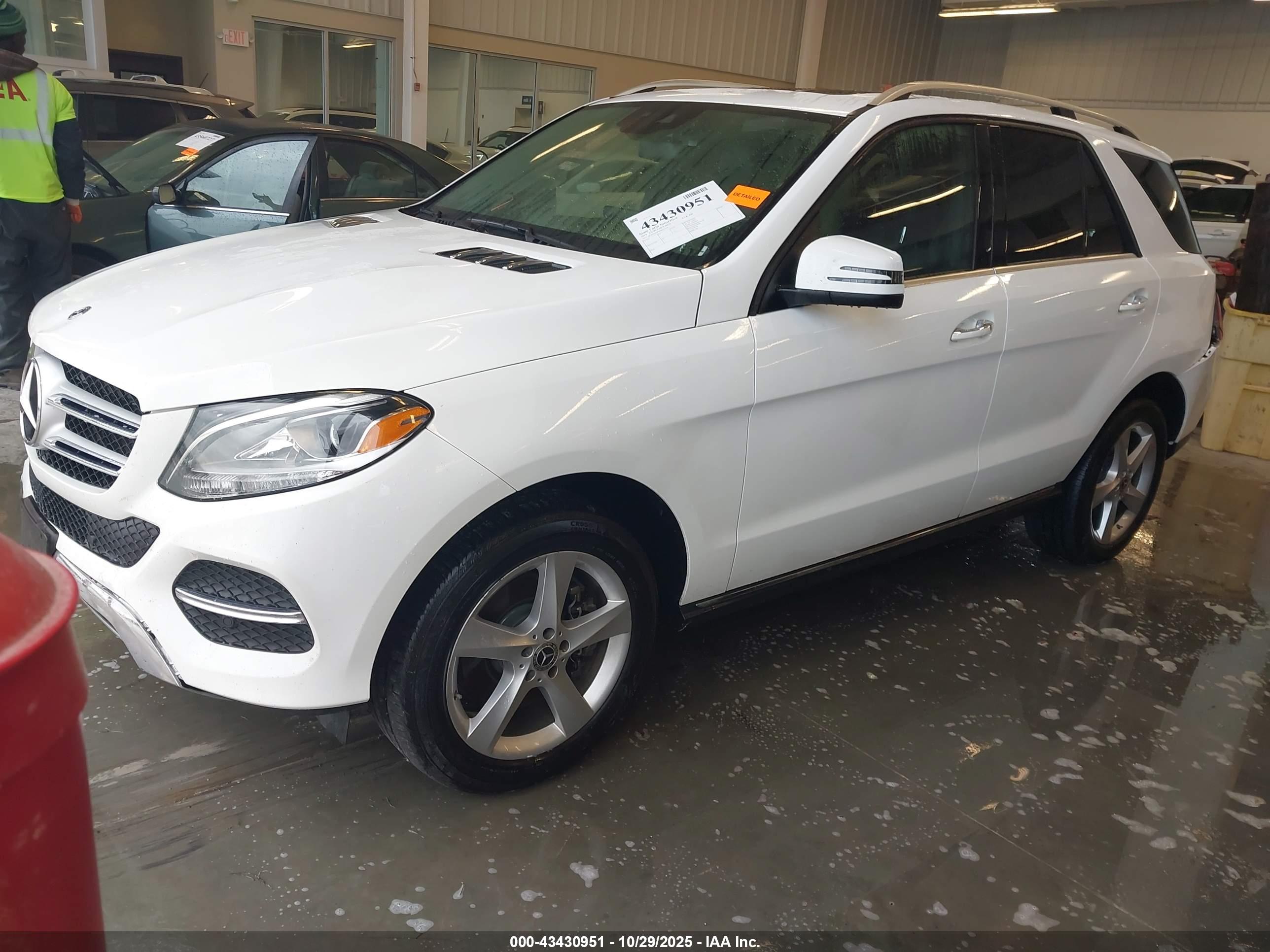 MERCEDES-BENZ GLE image 2