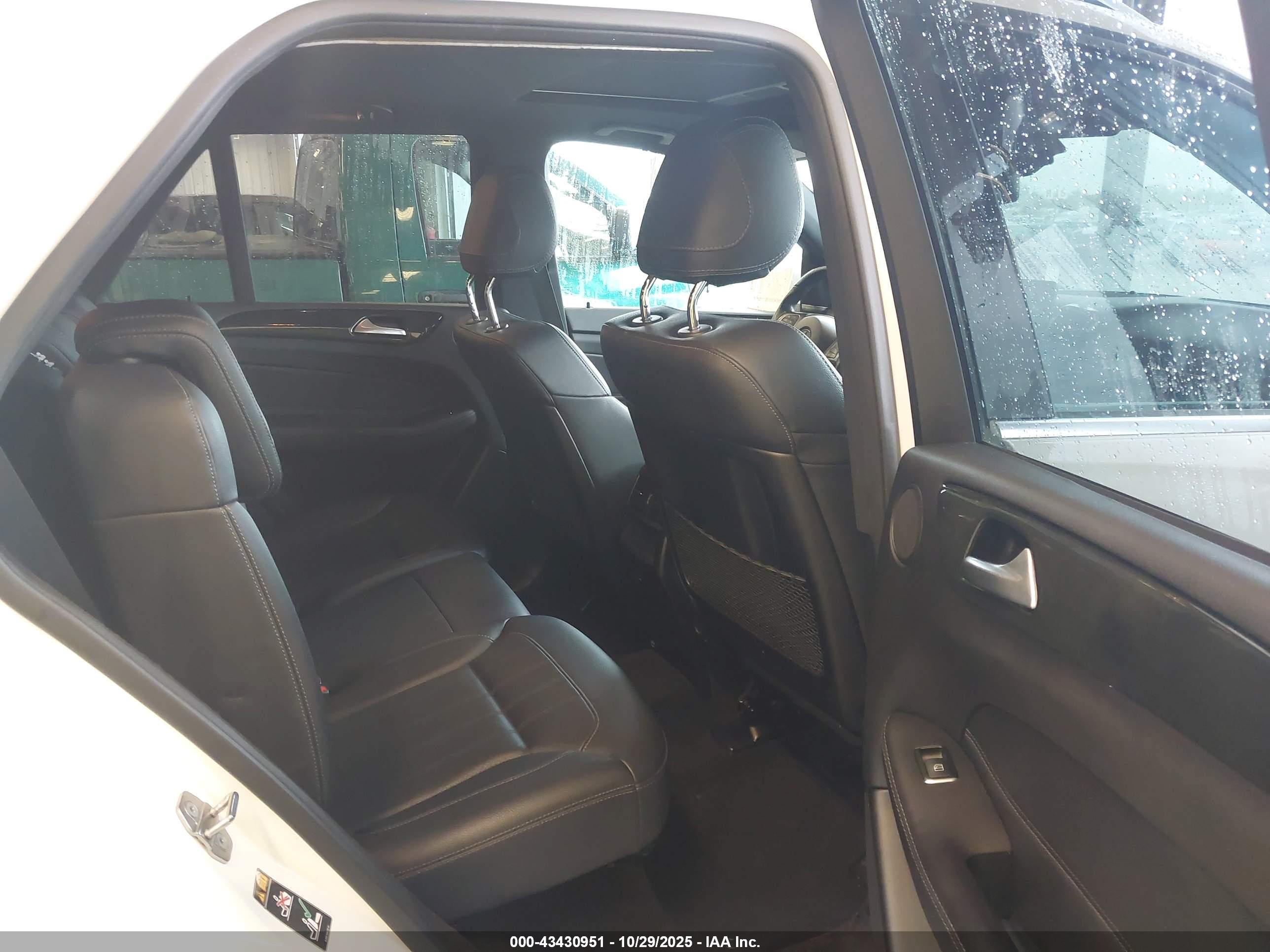 MERCEDES-BENZ GLE image 8