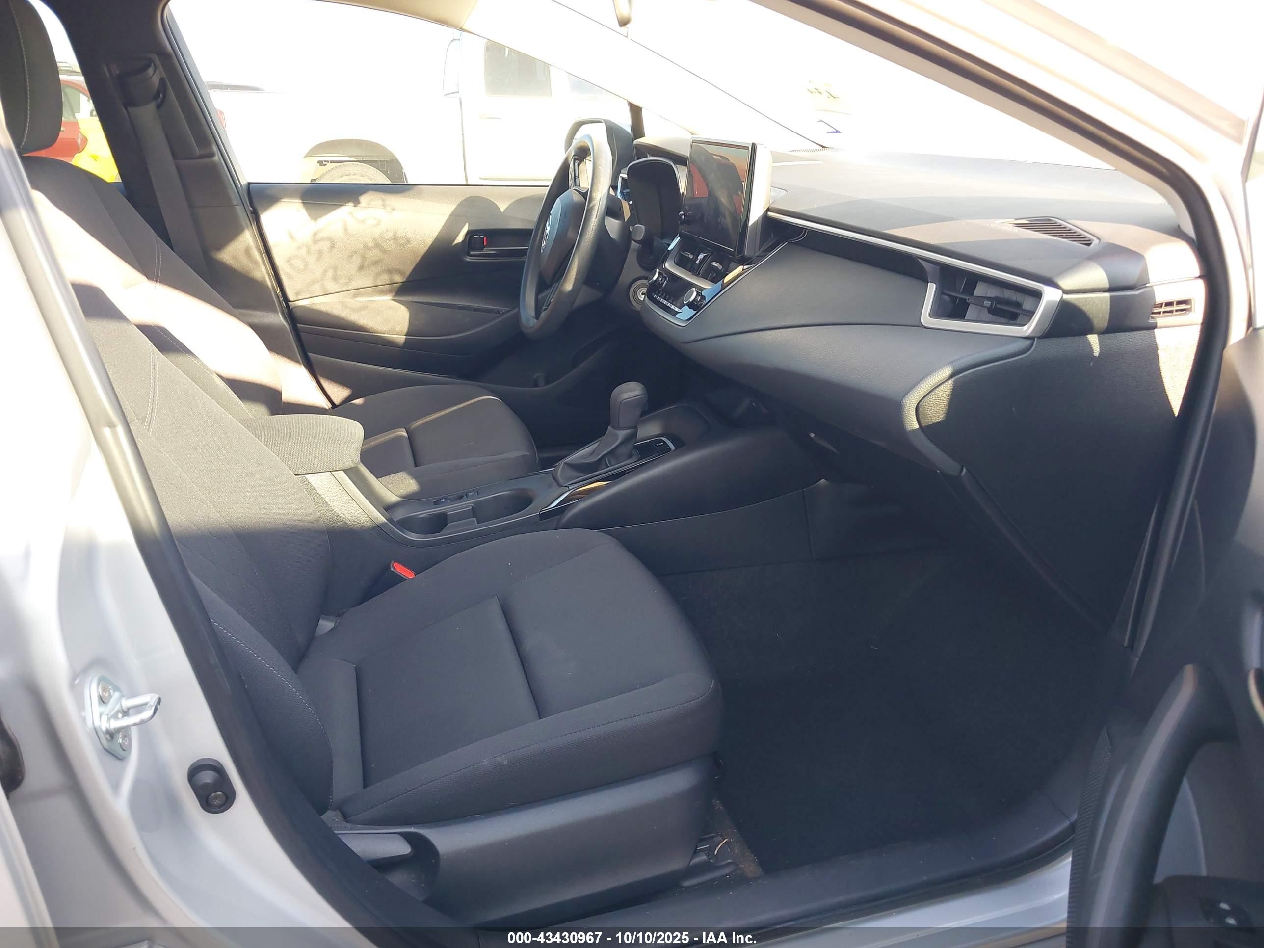 TOYOTA COROLLA image 5