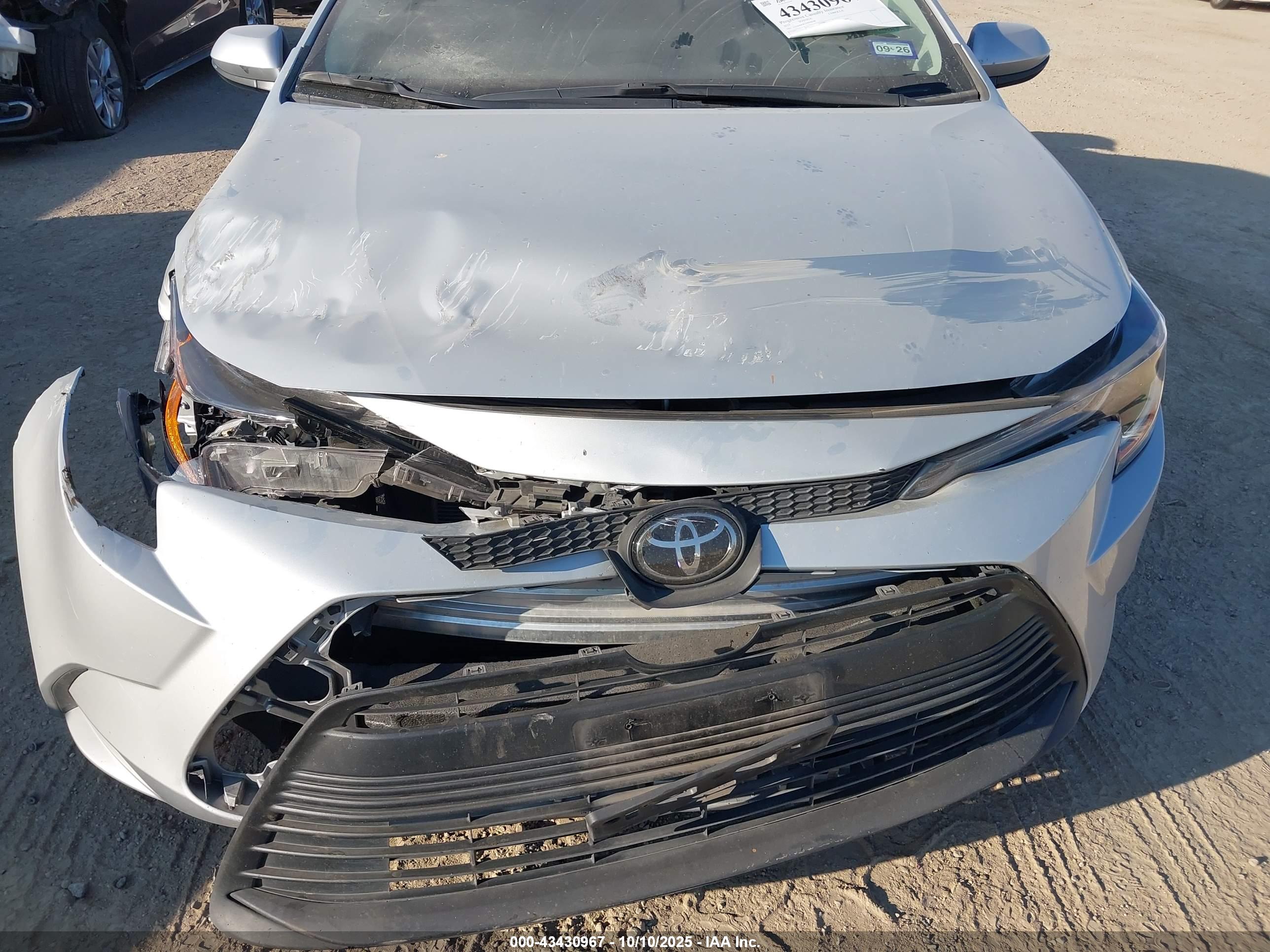 TOYOTA COROLLA image 6