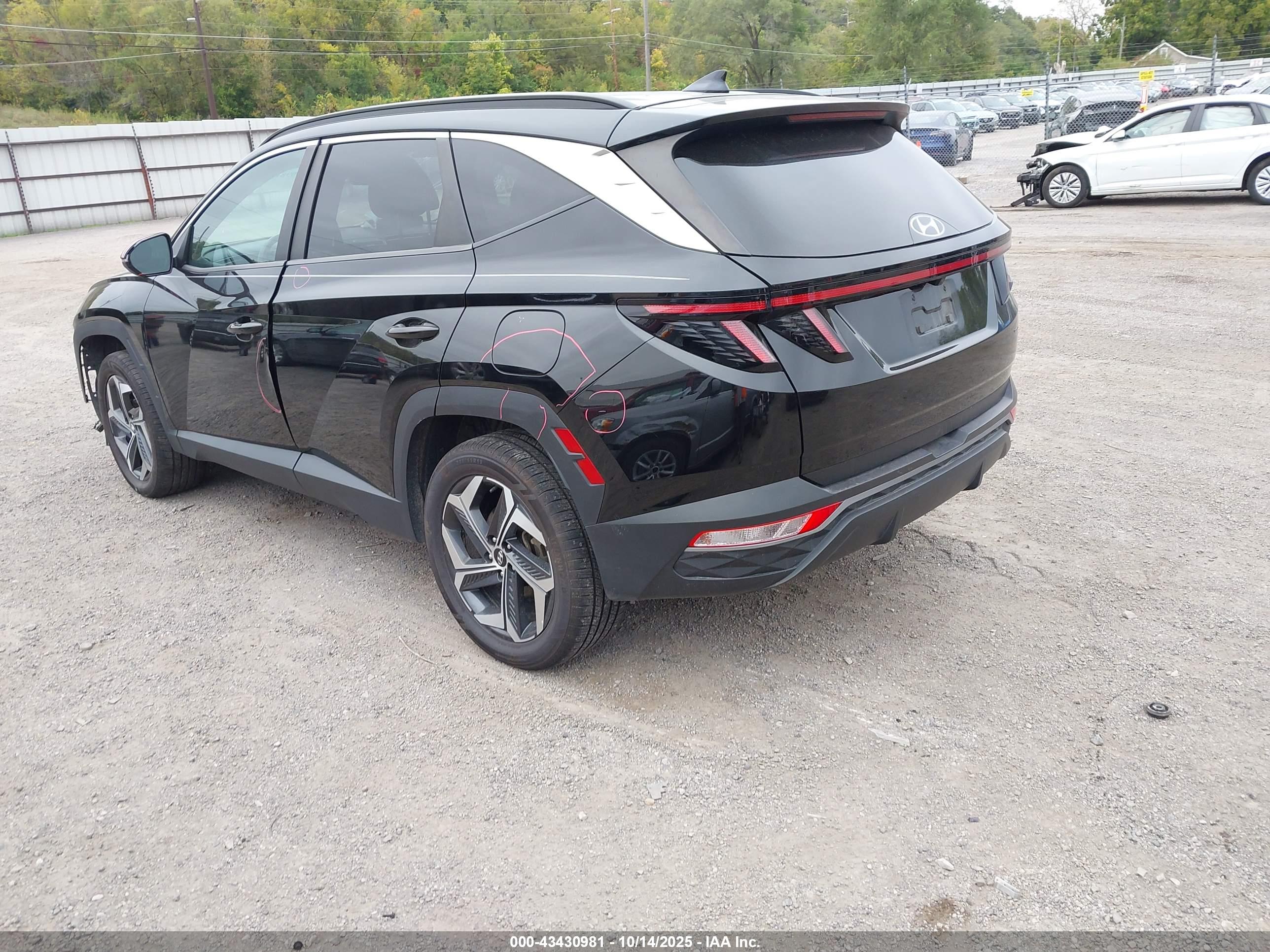 HYUNDAI TUCSON image 3