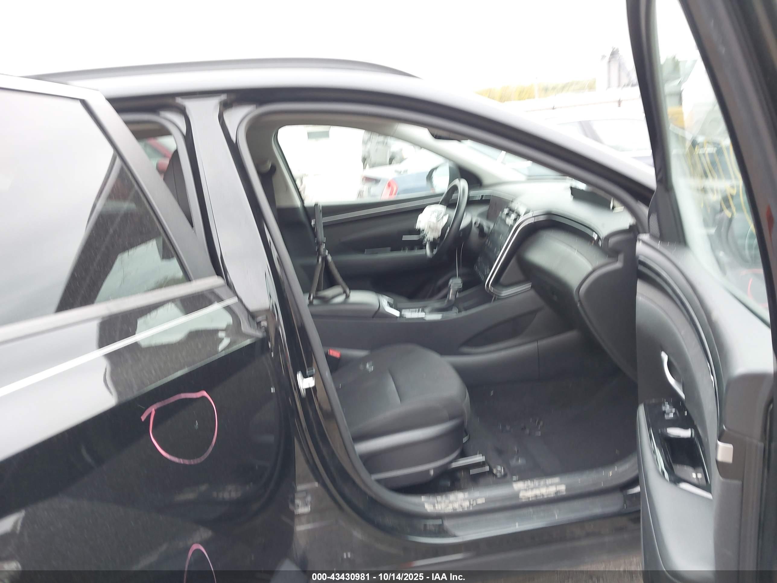 HYUNDAI TUCSON image 5