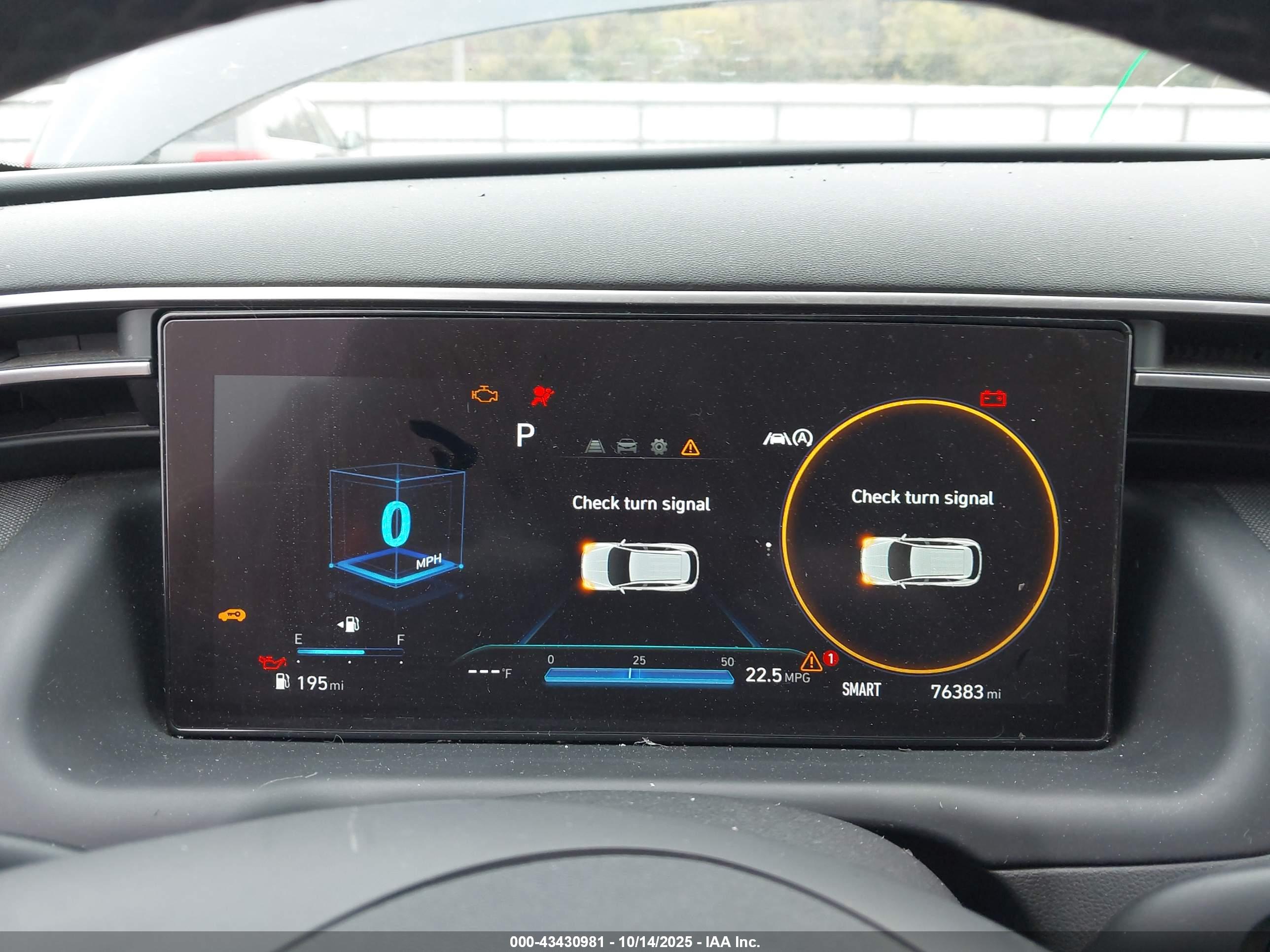 HYUNDAI TUCSON image 7