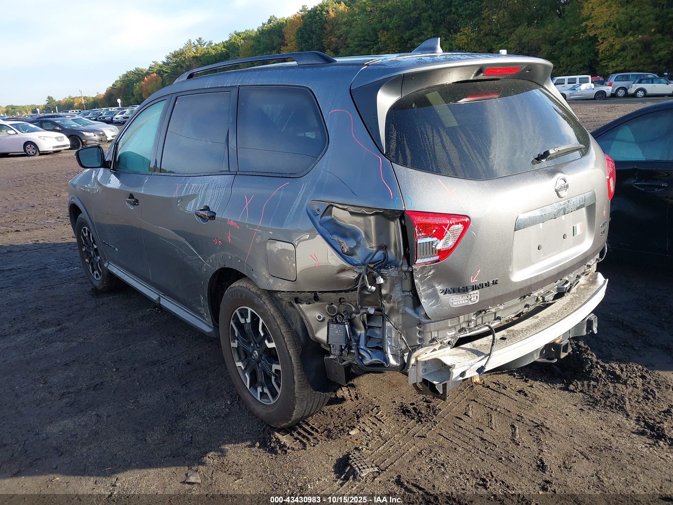 NISSAN PATHFINDER image 3