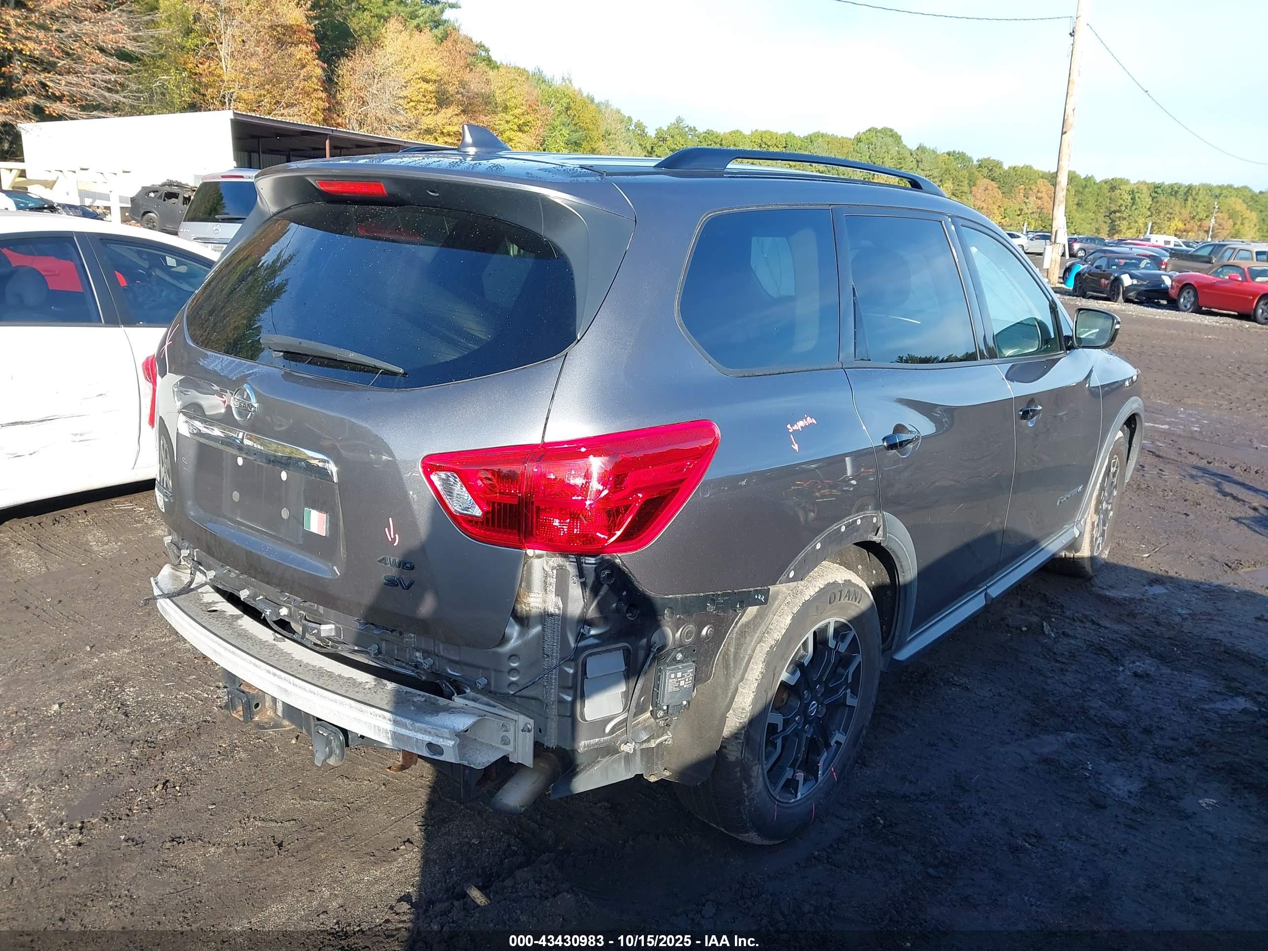 NISSAN PATHFINDER image 4