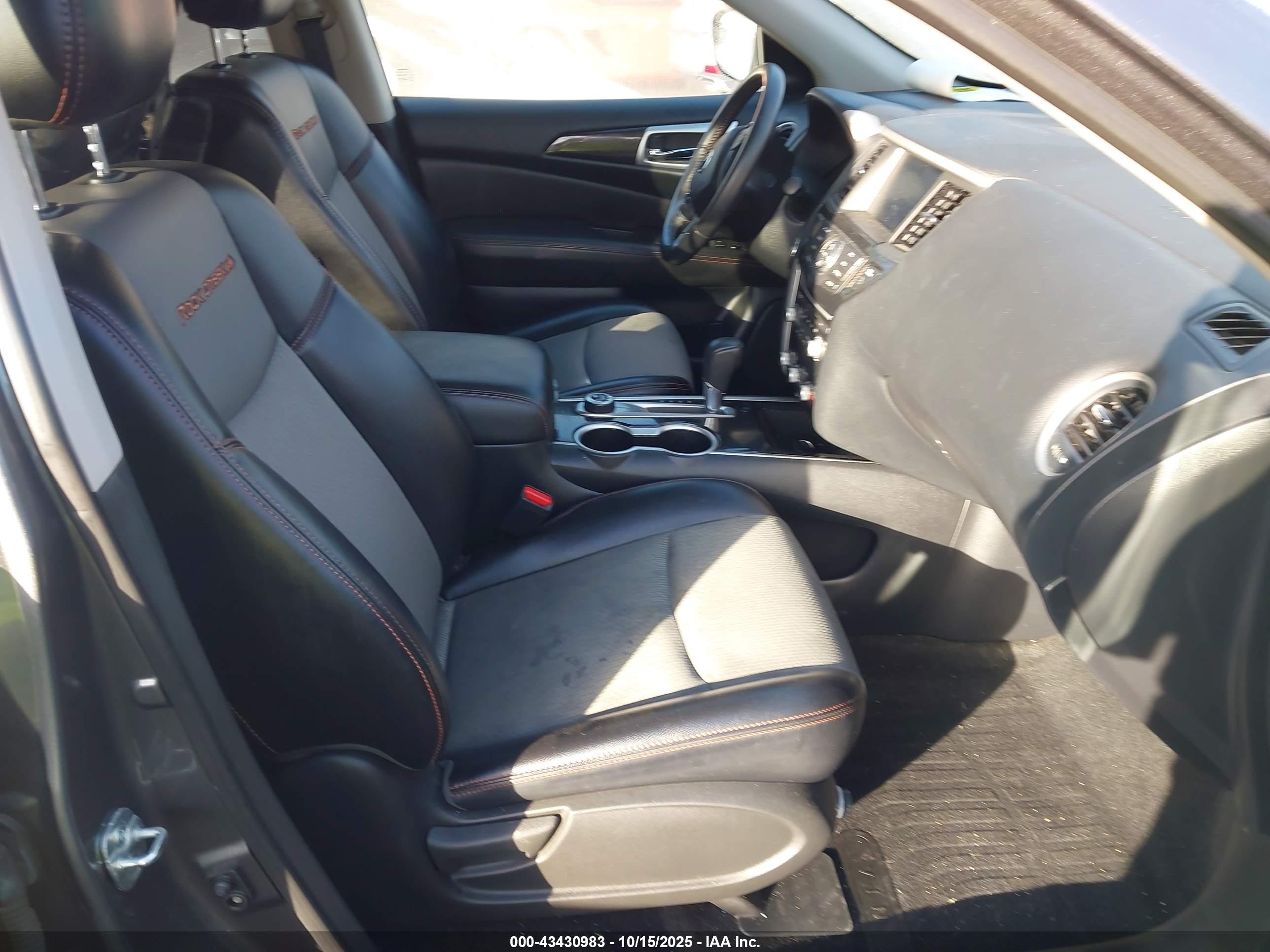 NISSAN PATHFINDER image 5