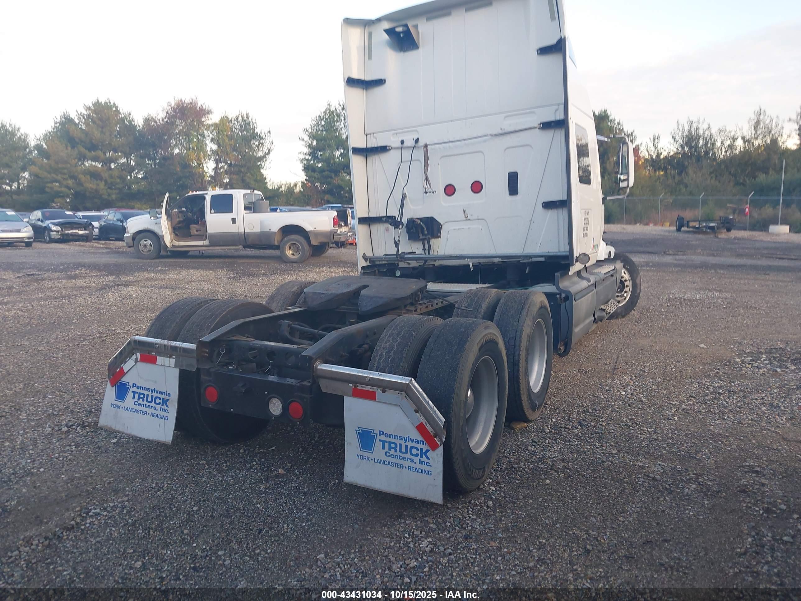 INTERNATIONAL PROSTAR image 4