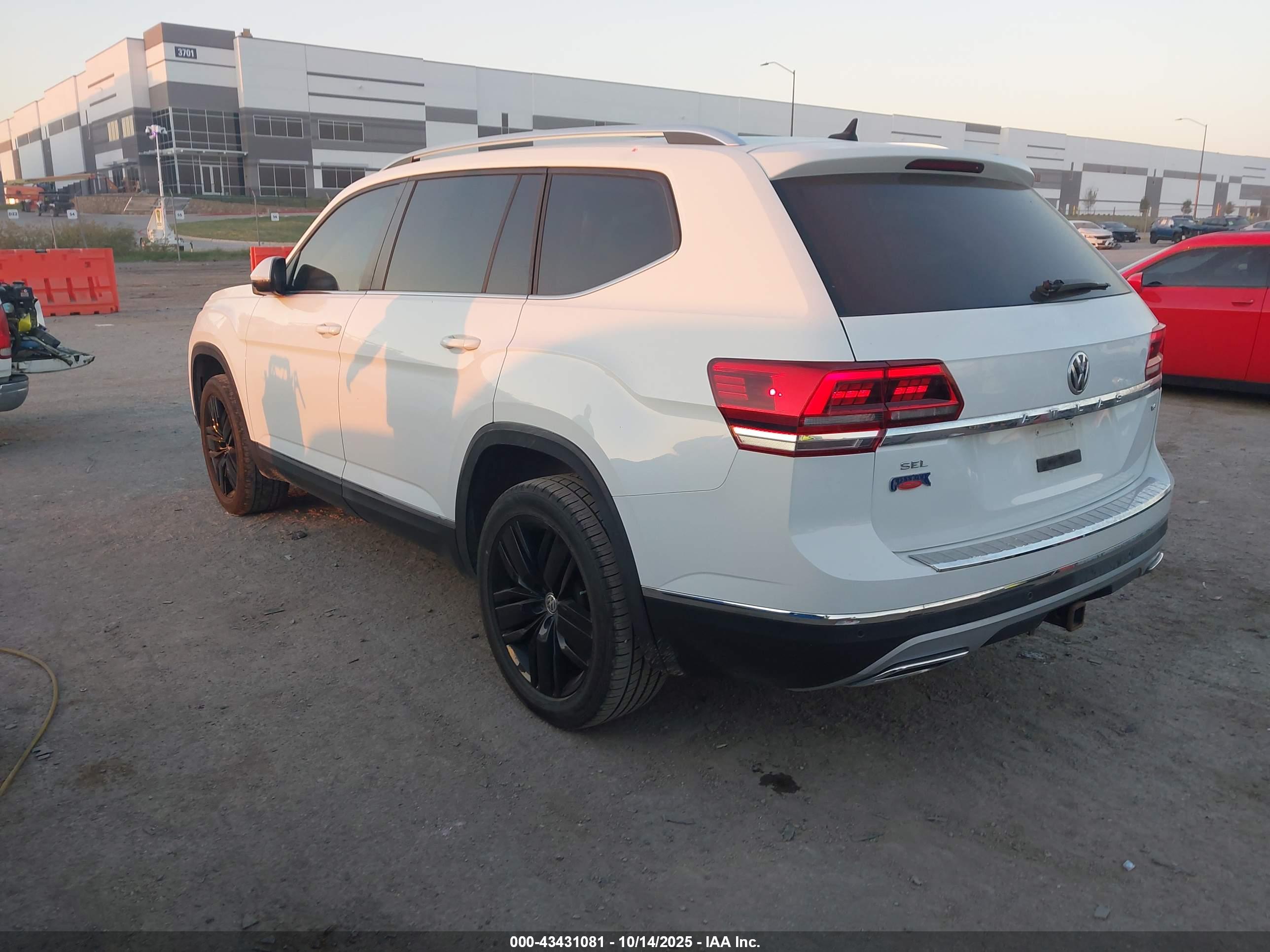 VOLKSWAGEN ATLAS image 3