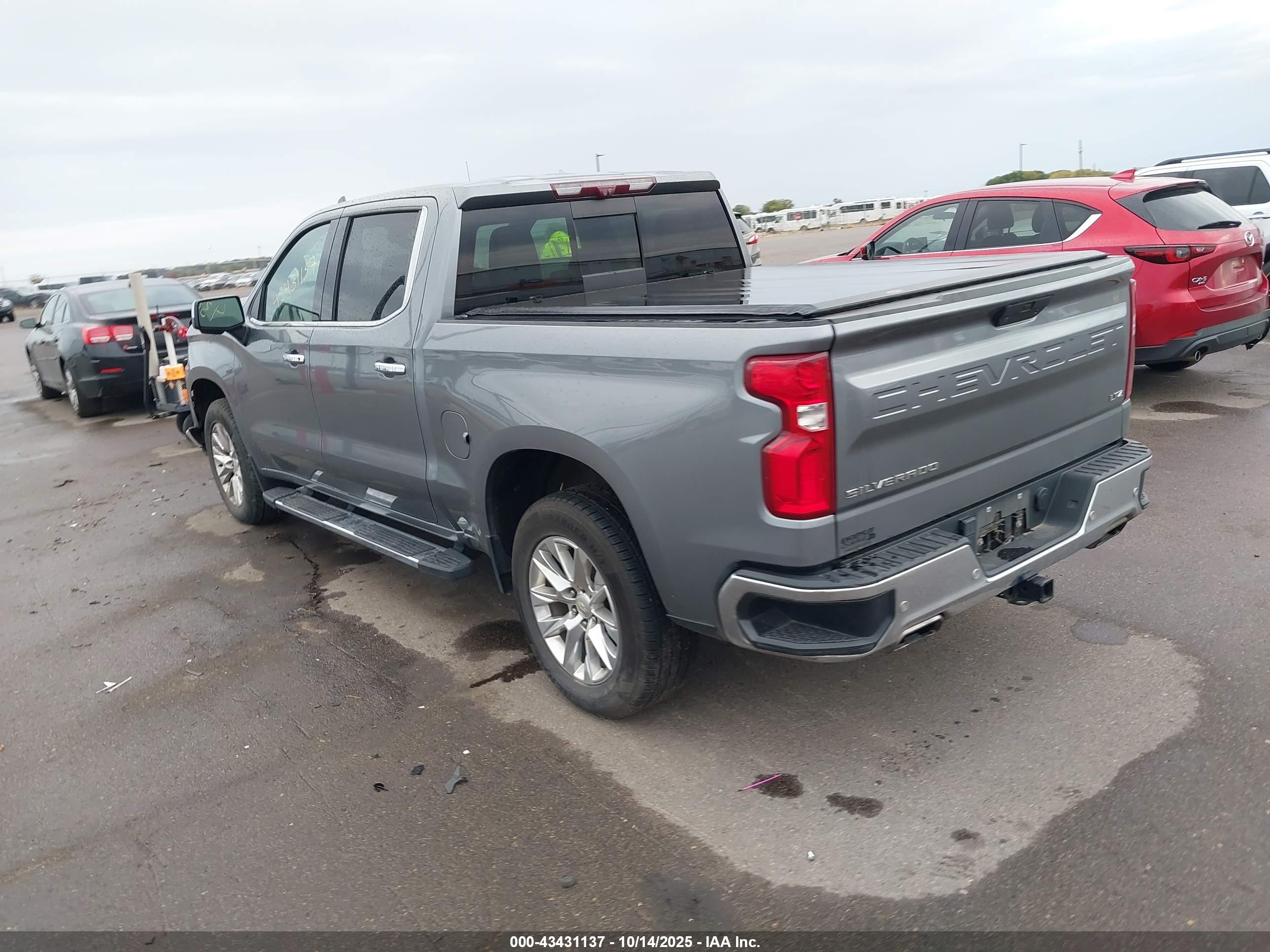 CHEVROLET SILVERADO image 3