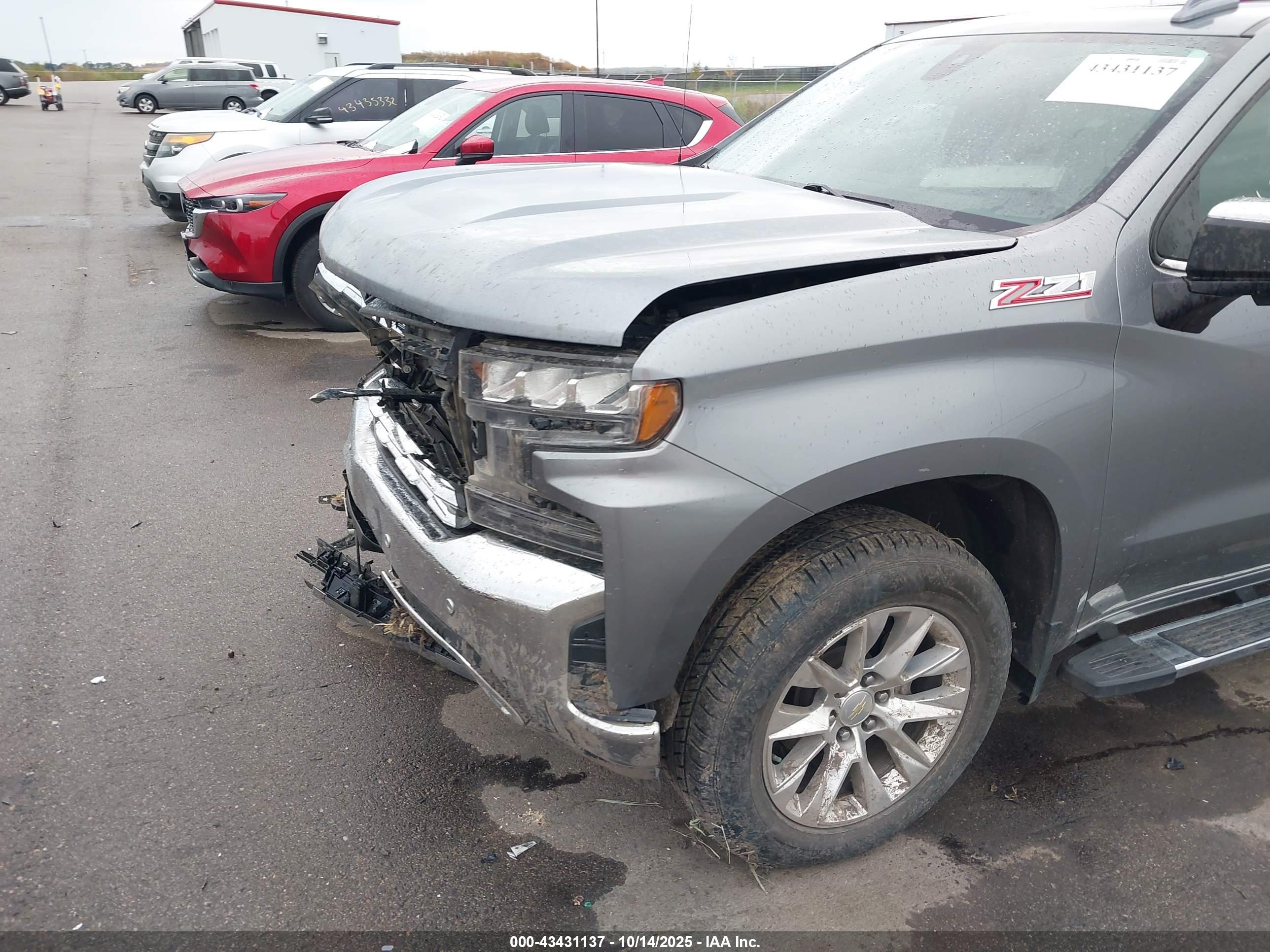 CHEVROLET SILVERADO image 6