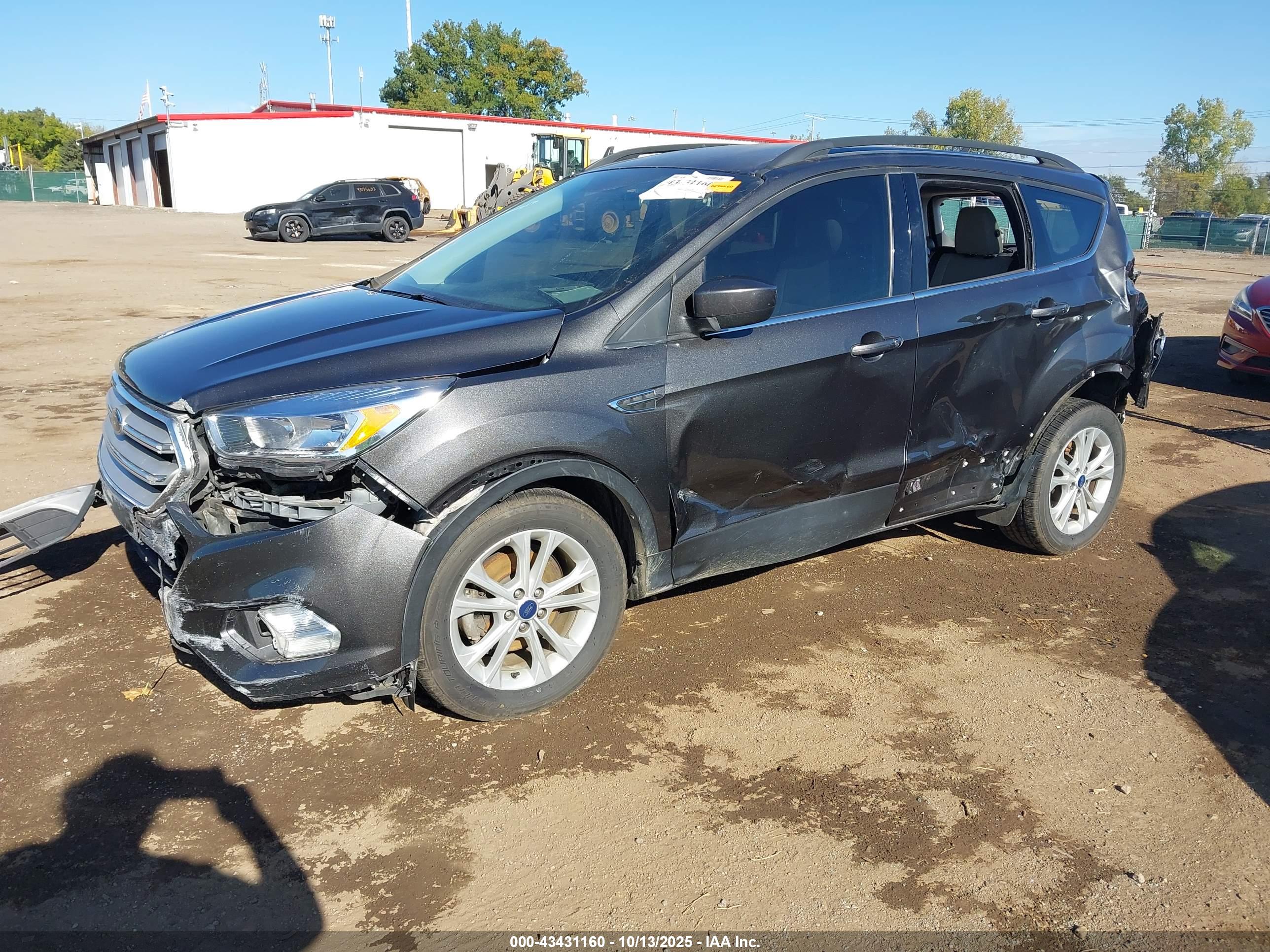 FORD ESCAPE image 2