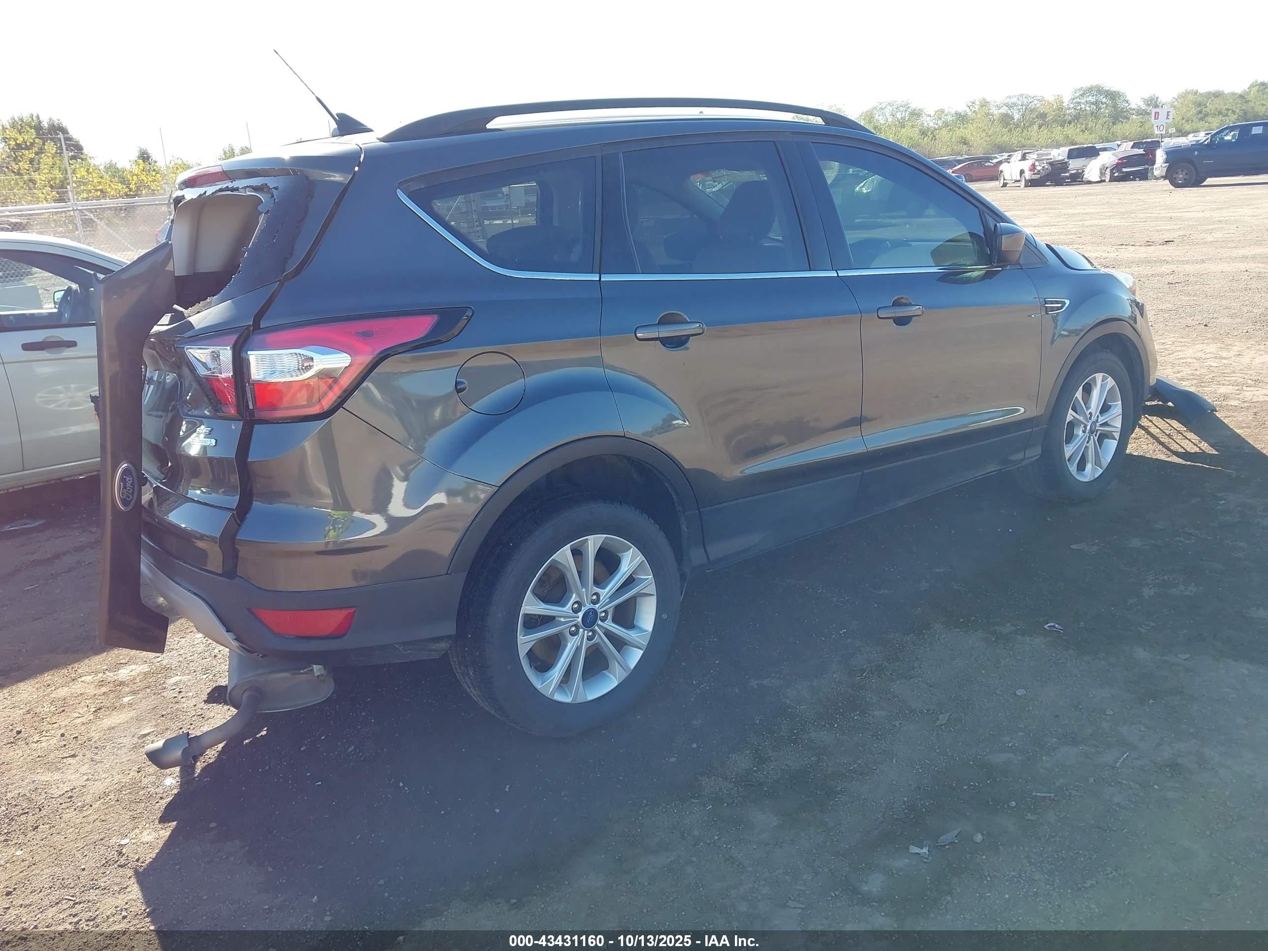 FORD ESCAPE image 4