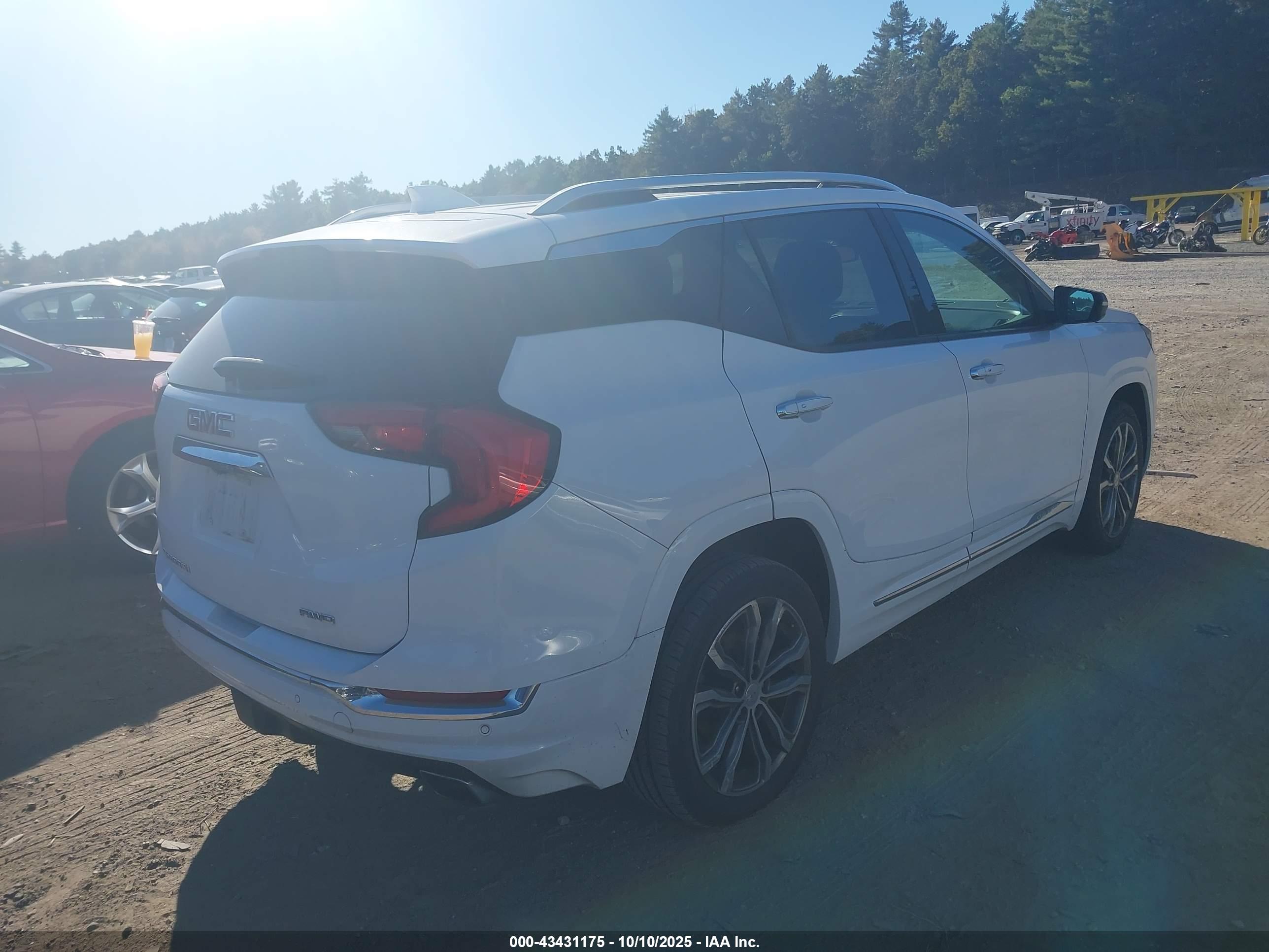 GMC TERRAIN image 4