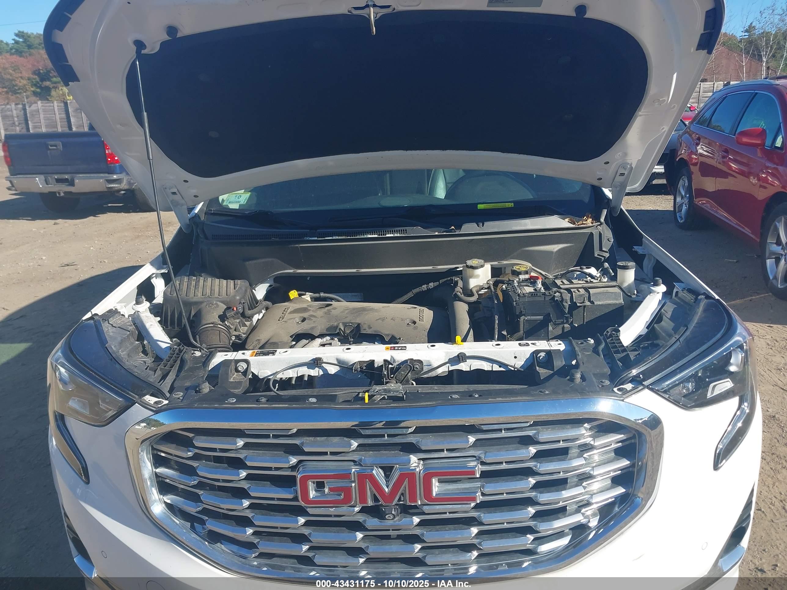 GMC TERRAIN image 6