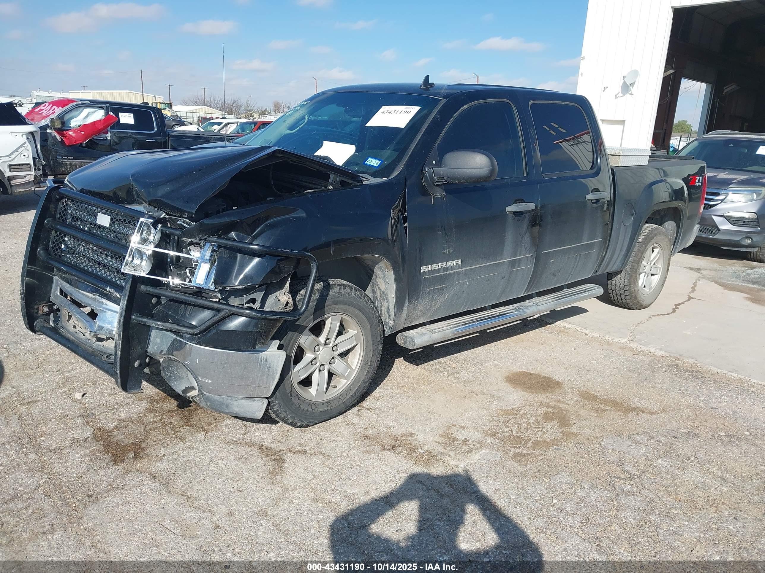 GMC SIERRA image 2