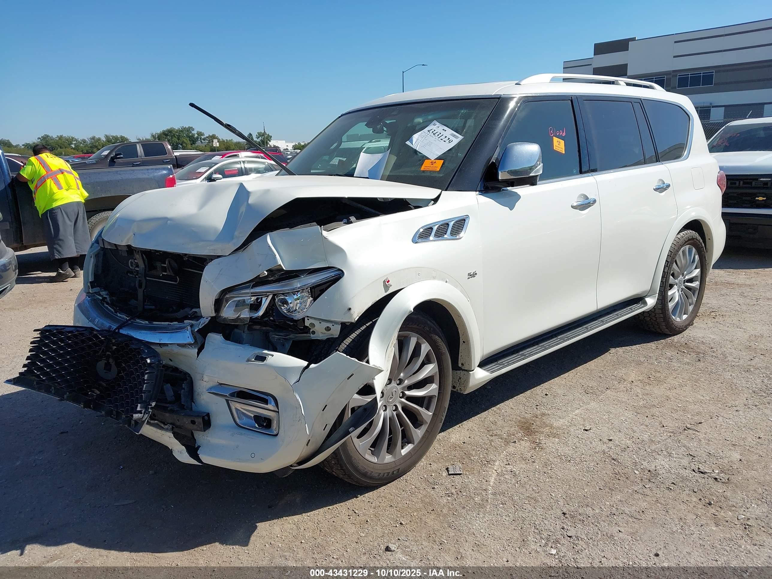 INFINITI QX80 image 2
