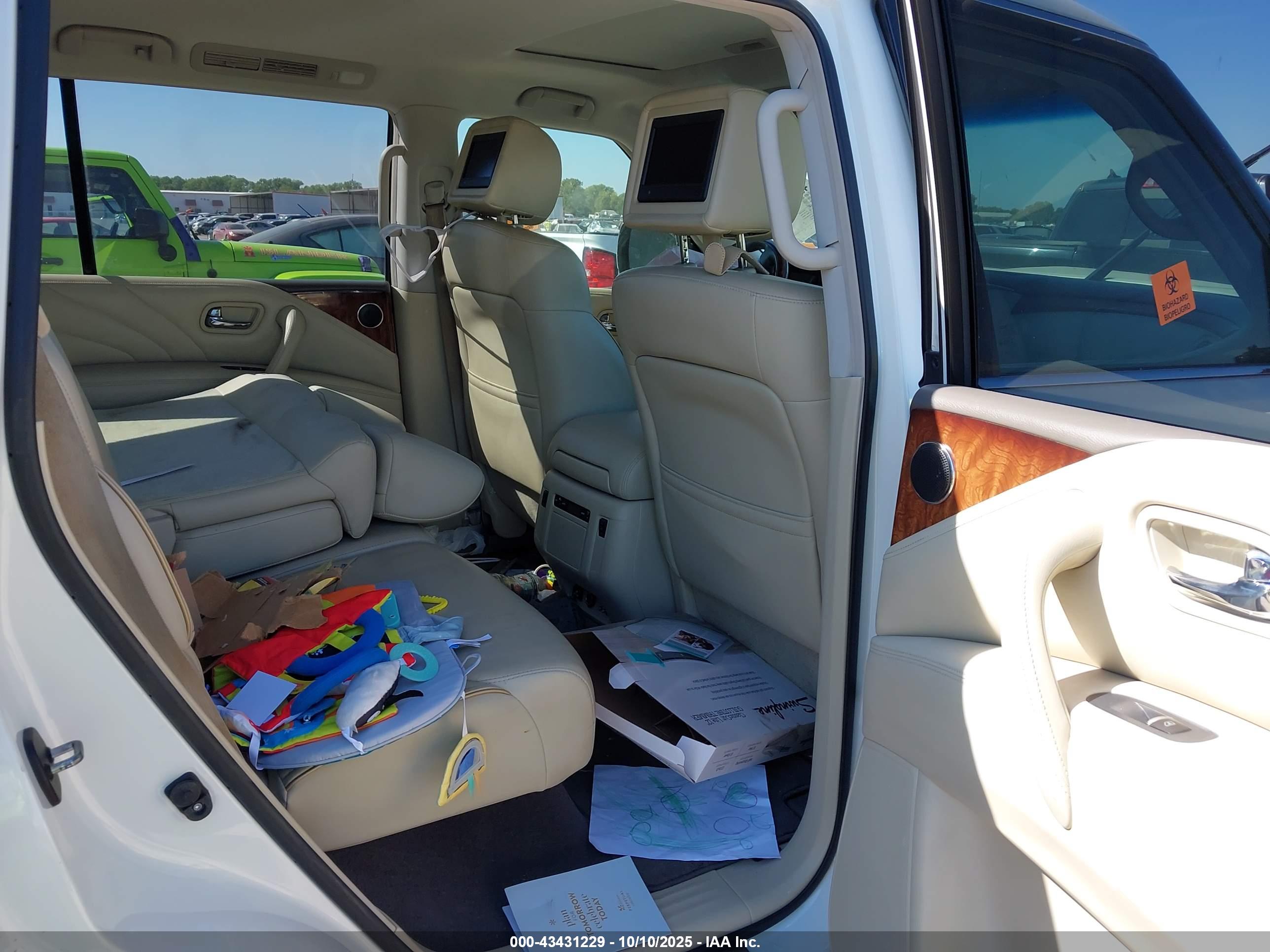 INFINITI QX80 image 8