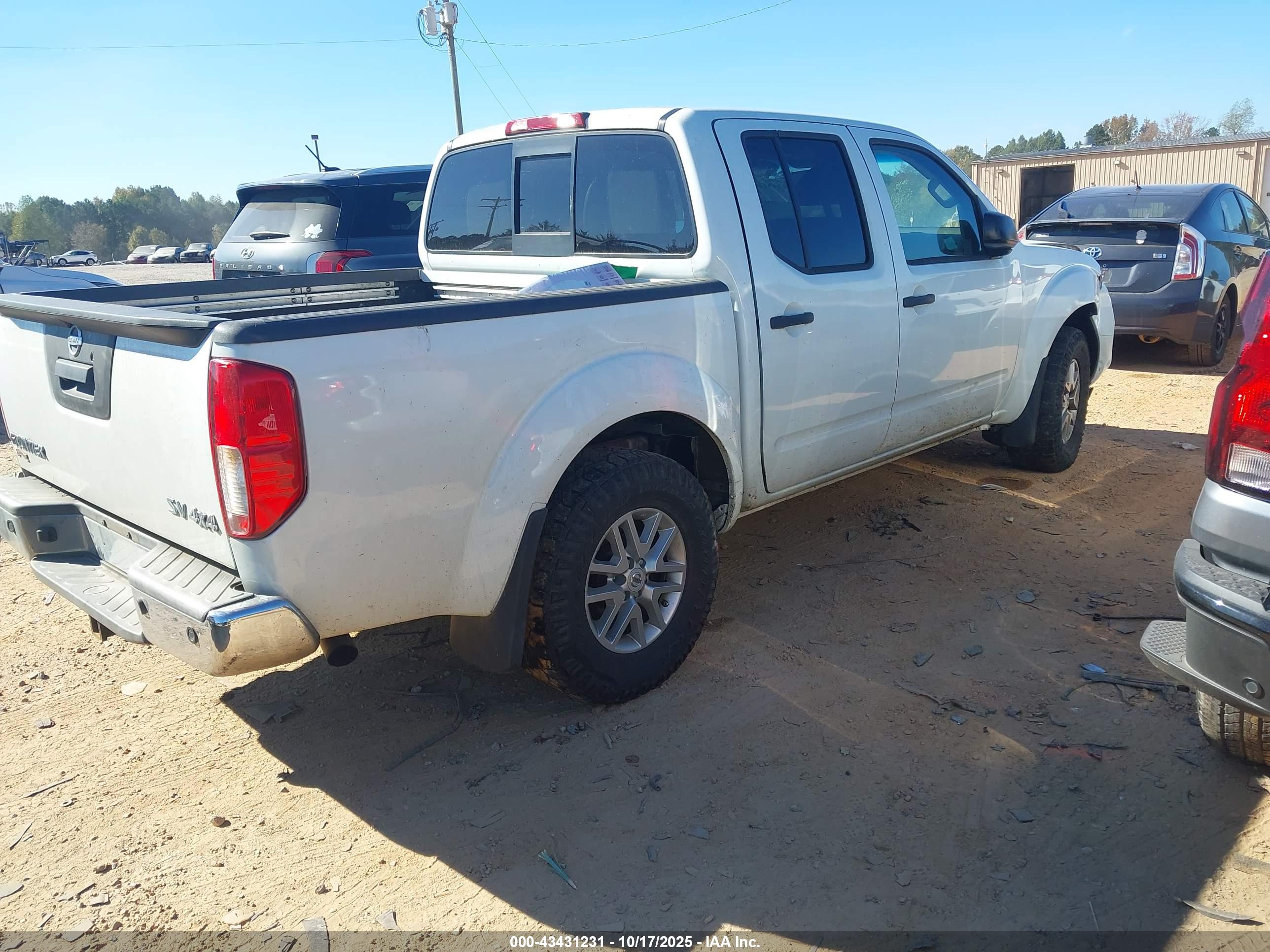 NISSAN FRONTIER image 4