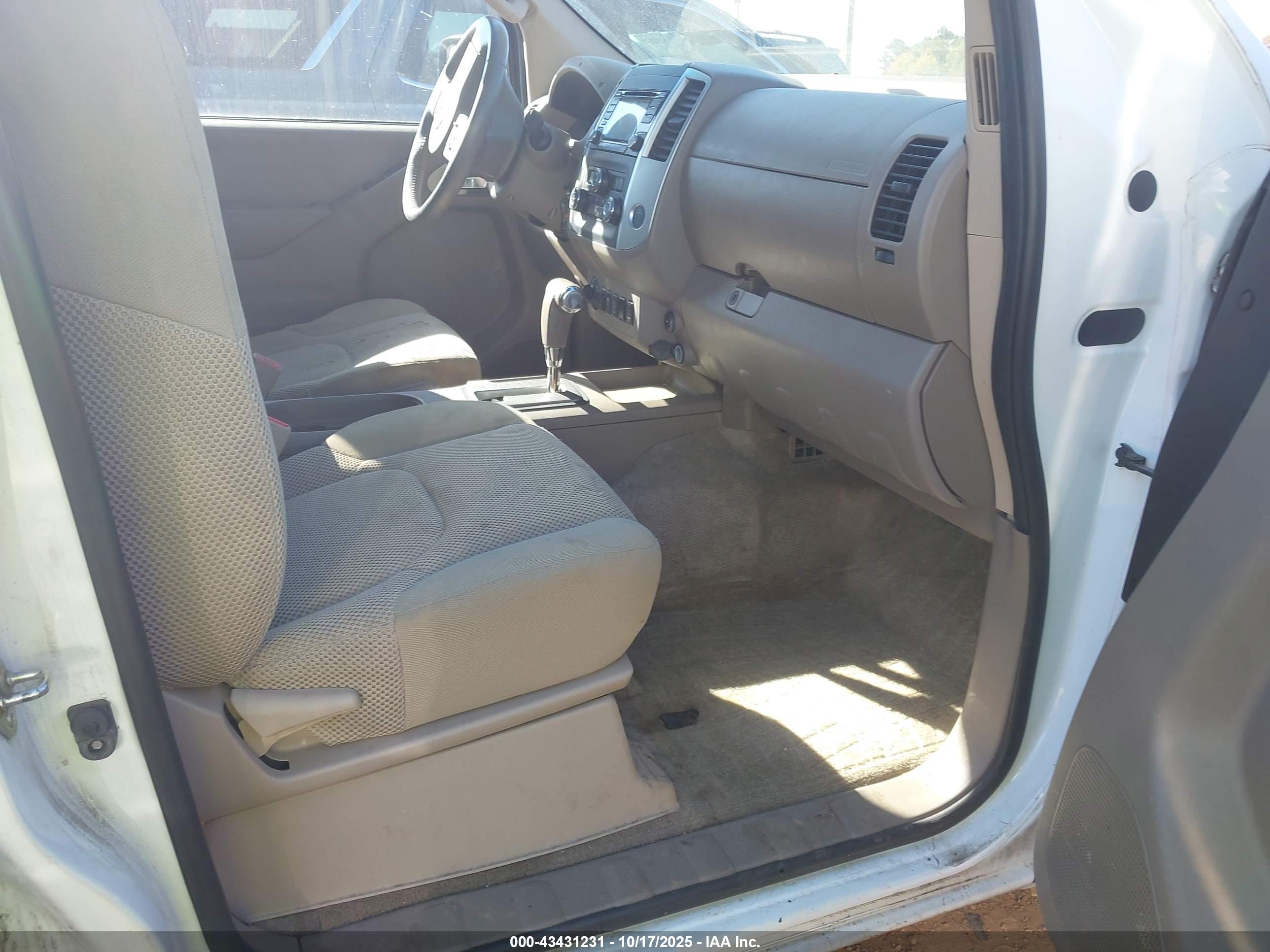 NISSAN FRONTIER image 5