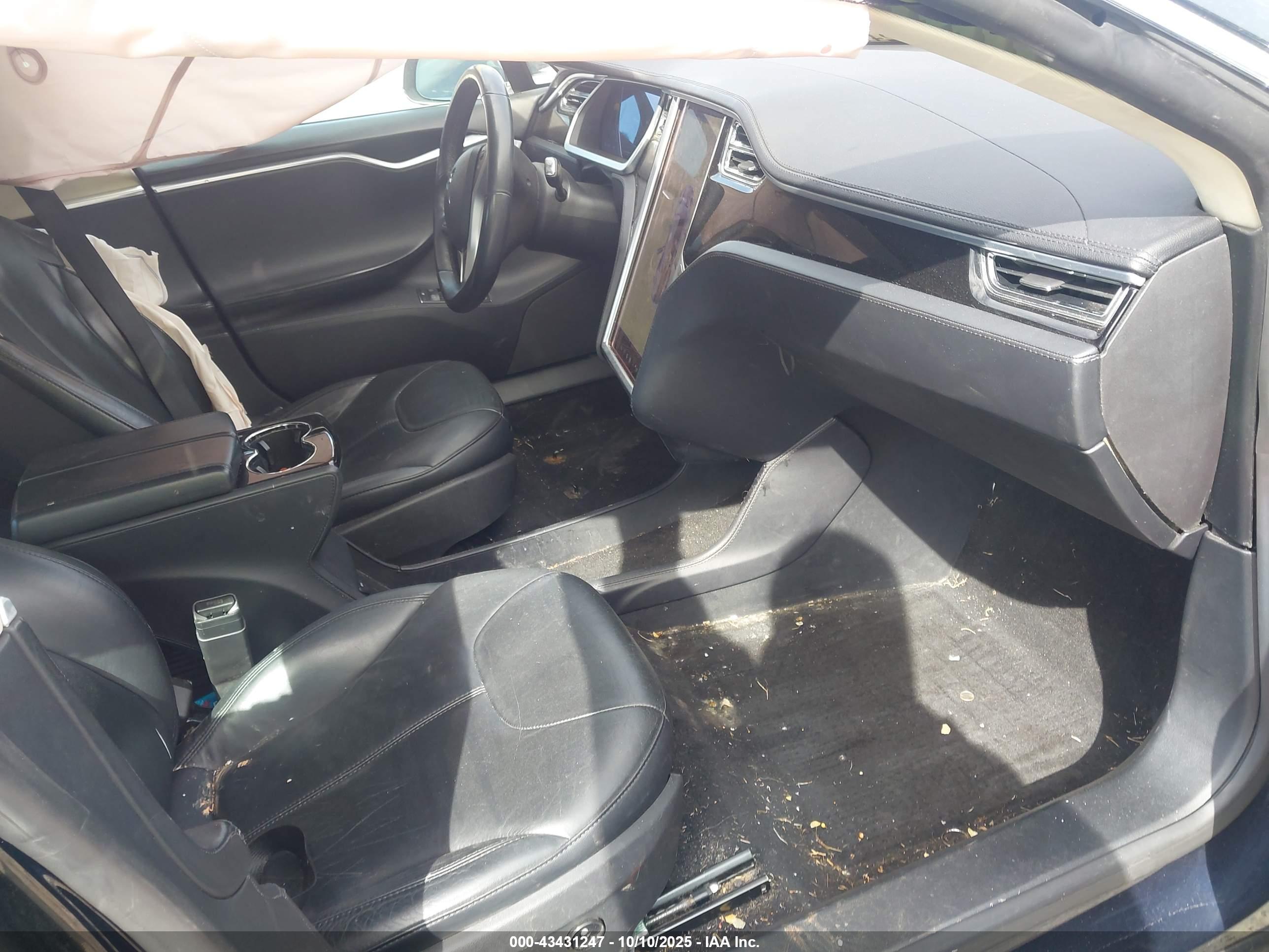 TESLA MODEL image 5
