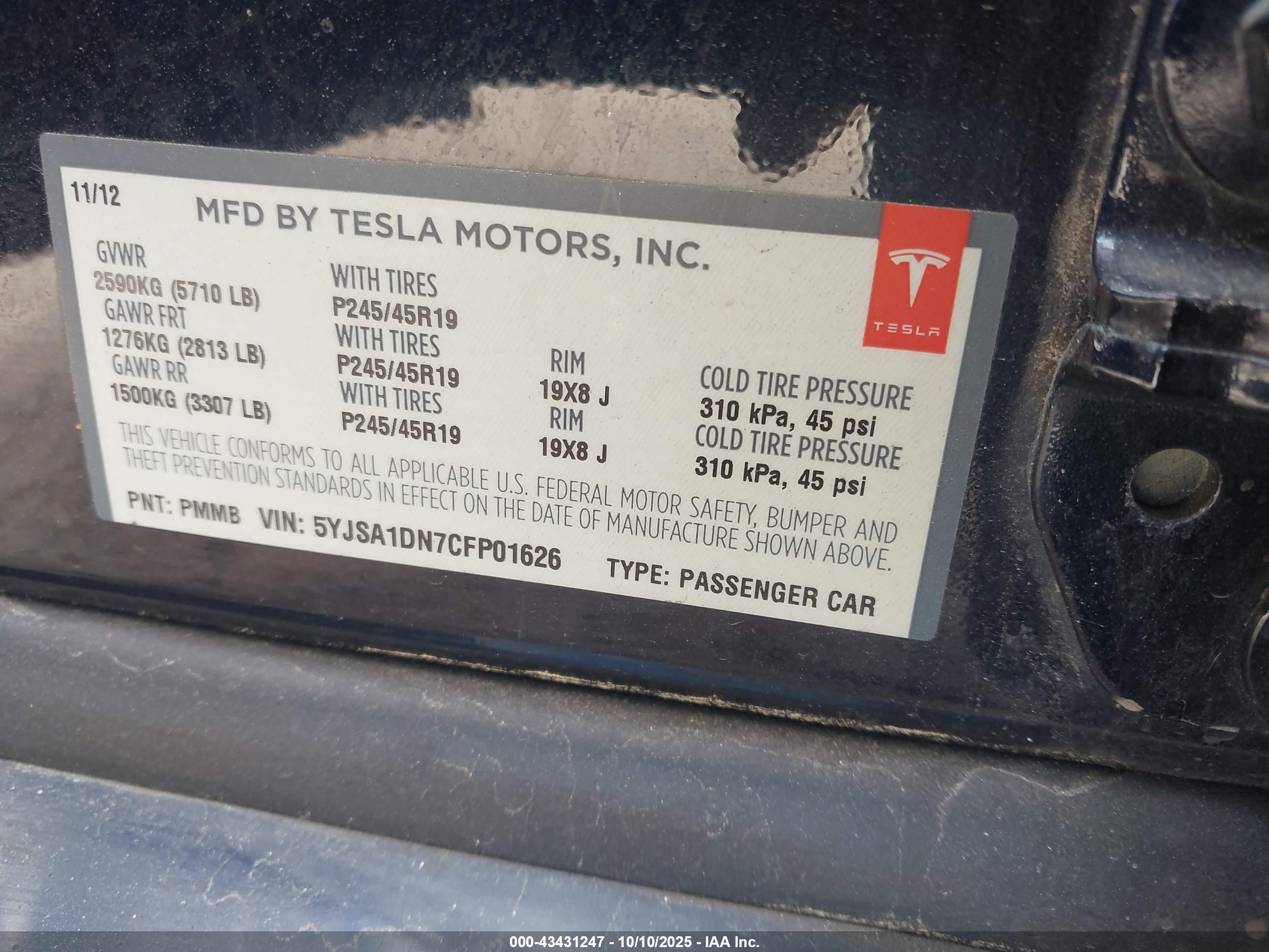 TESLA MODEL image 9
