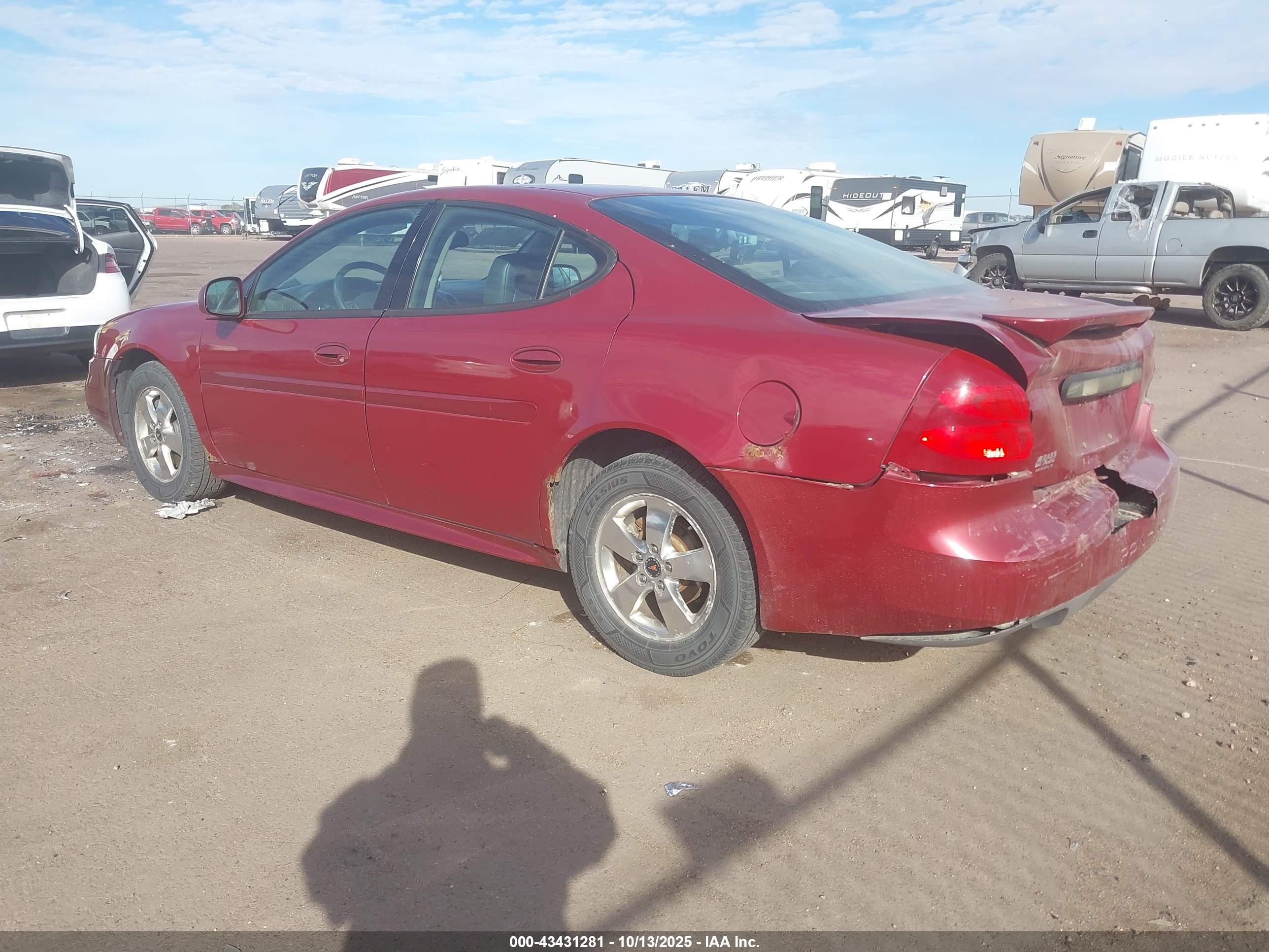 PONTIAC GRAND image 3