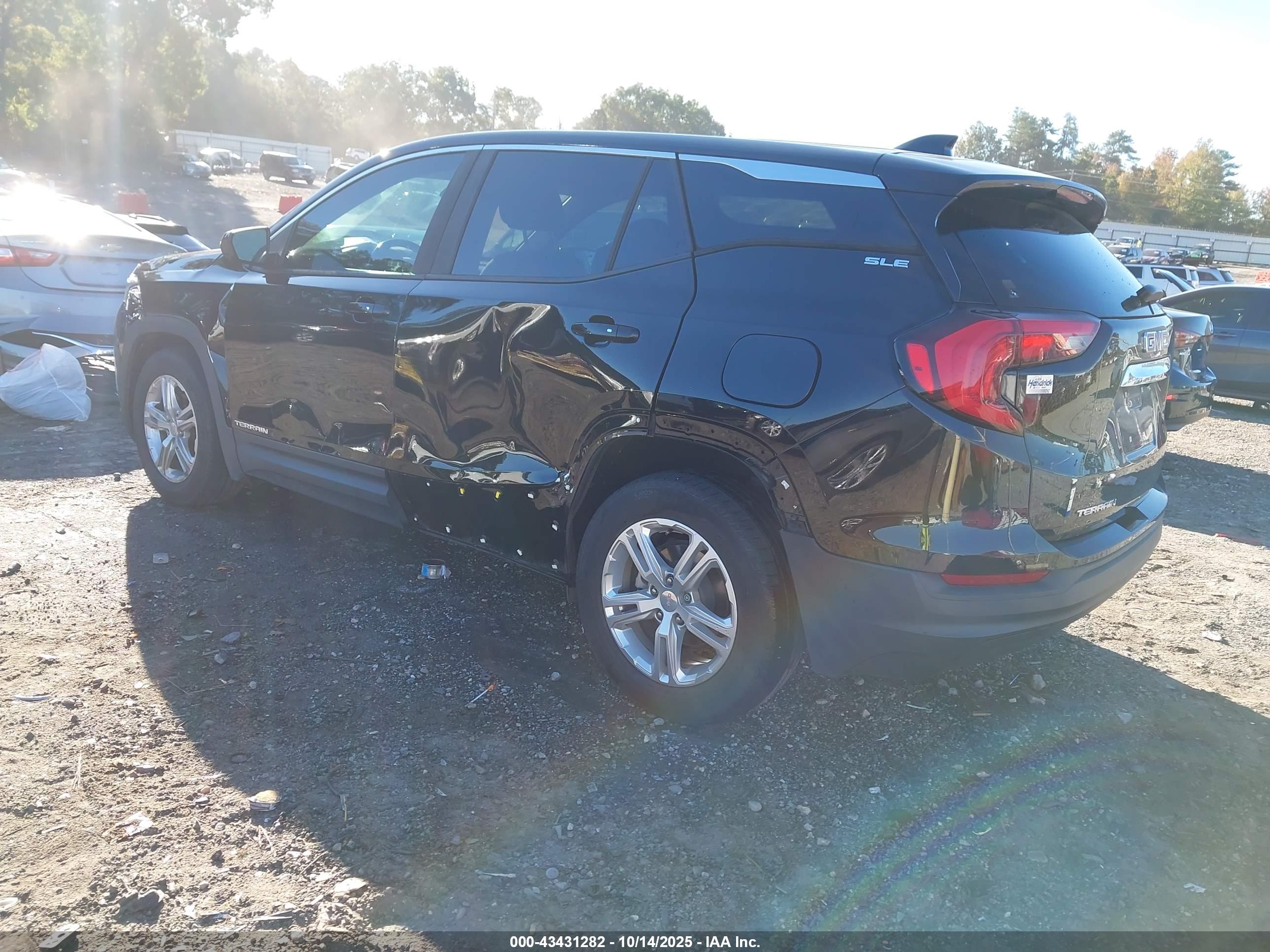GMC TERRAIN image 3