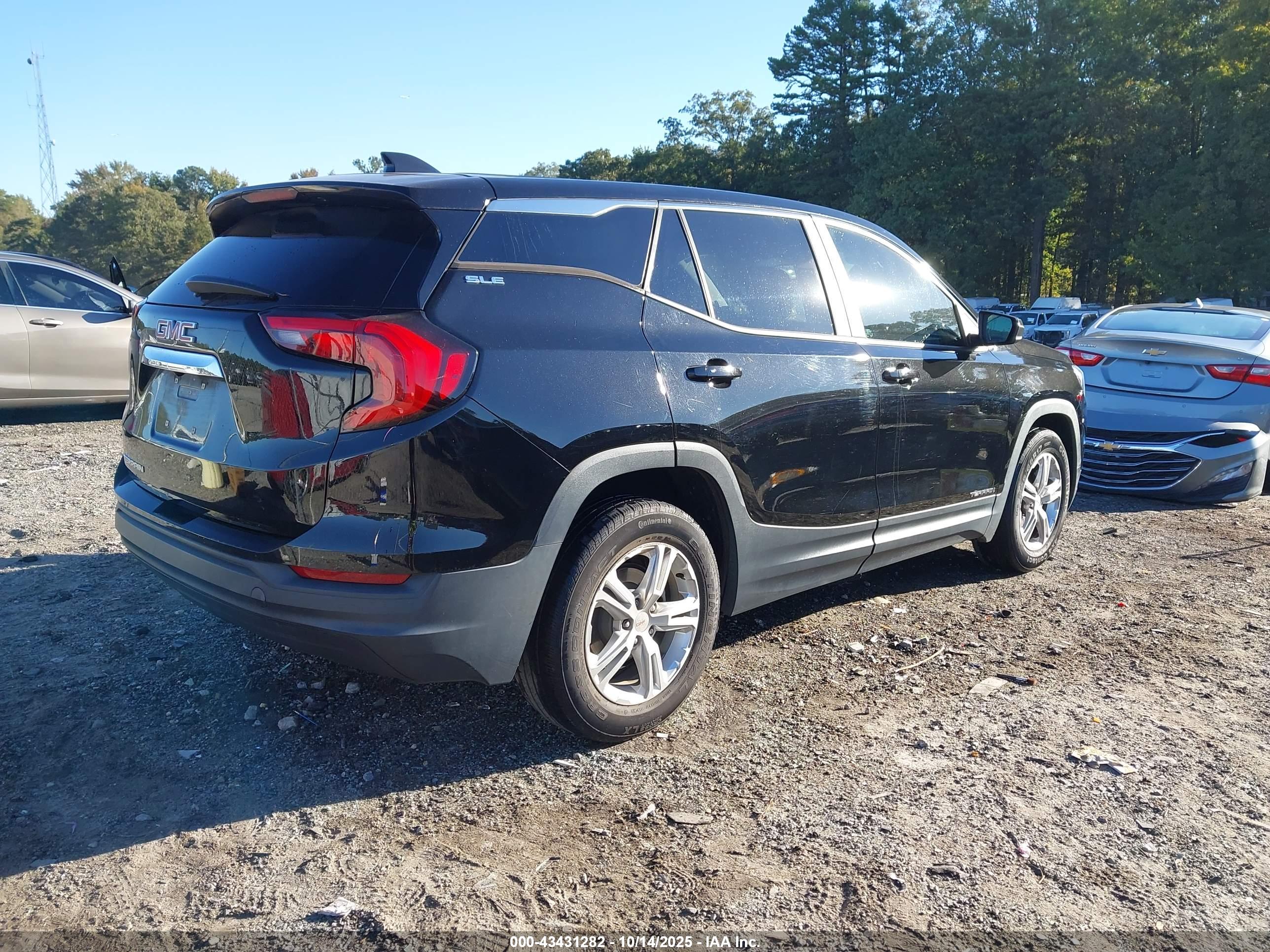 GMC TERRAIN image 4