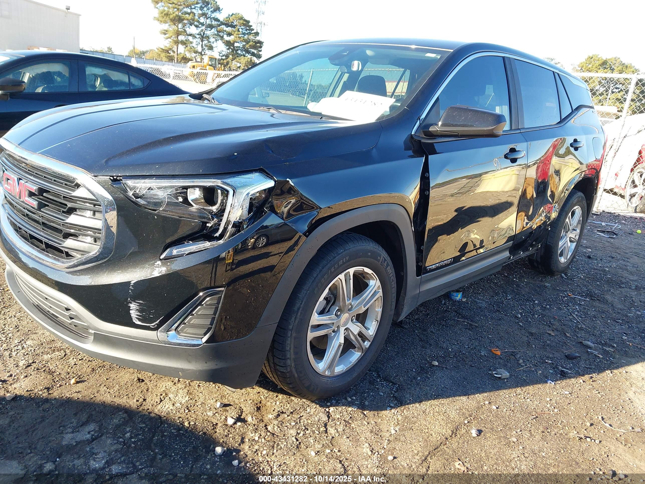 GMC TERRAIN image 6