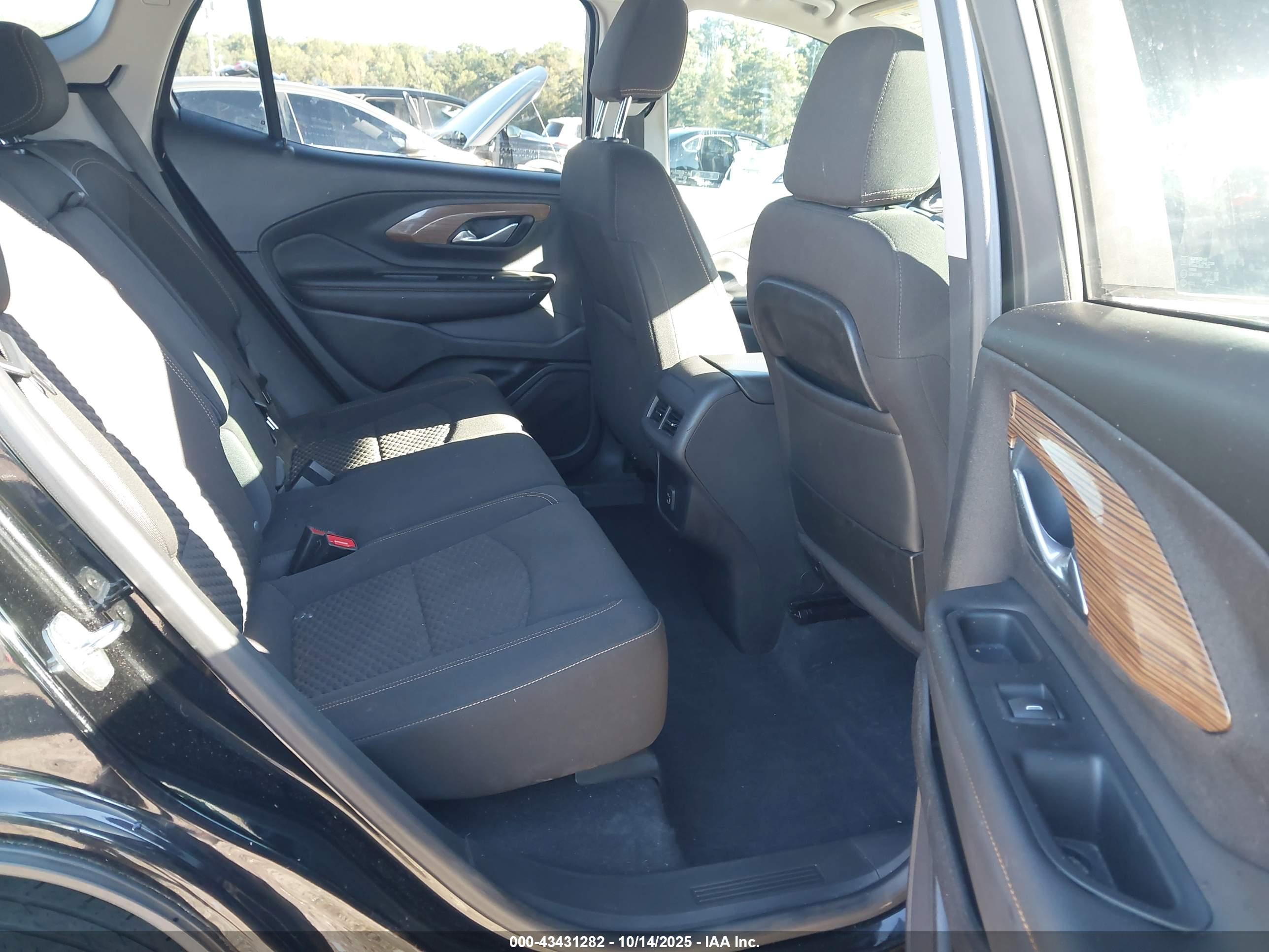 GMC TERRAIN image 8