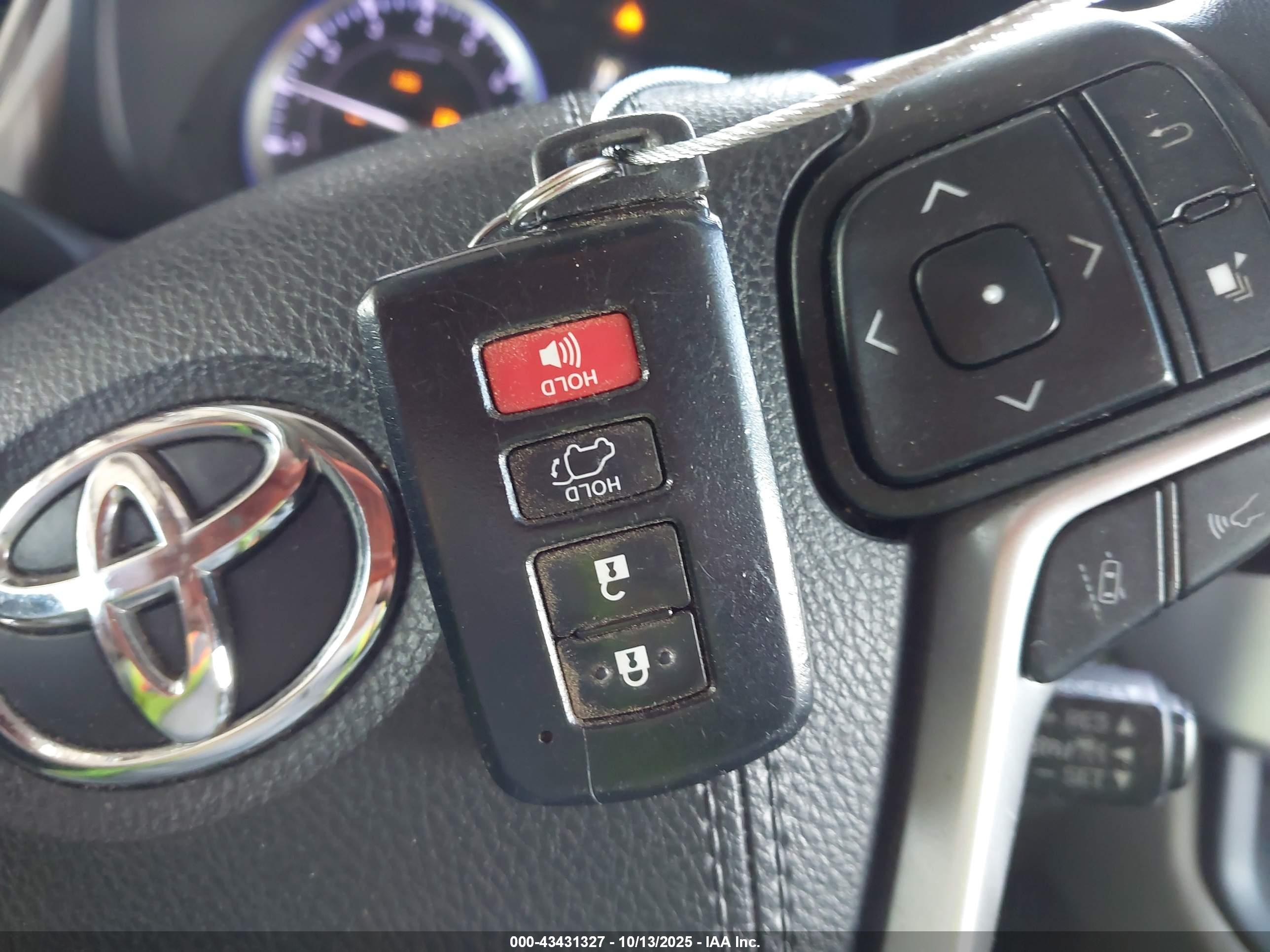 TOYOTA HIGHLANDER image 11