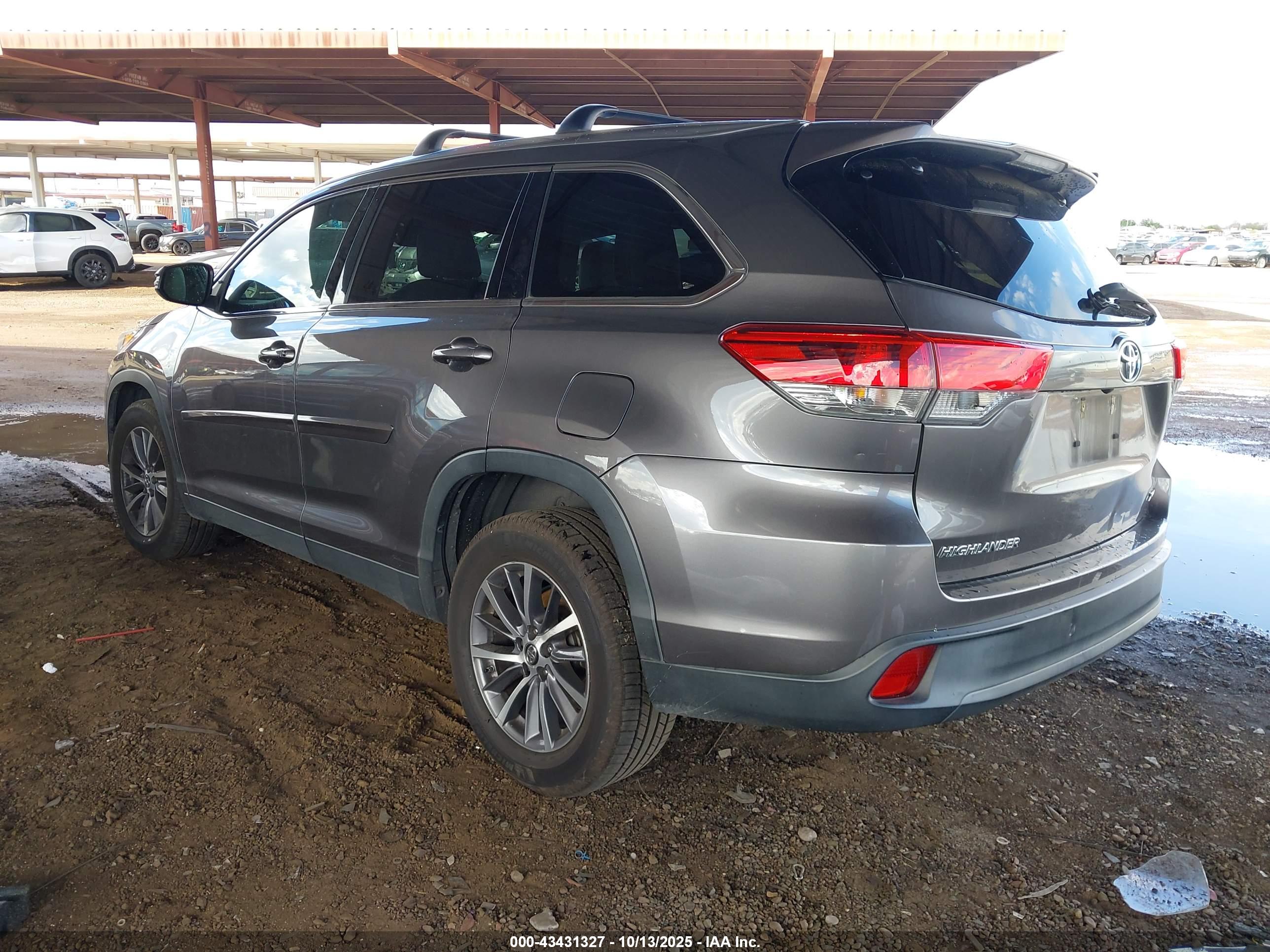 TOYOTA HIGHLANDER image 3