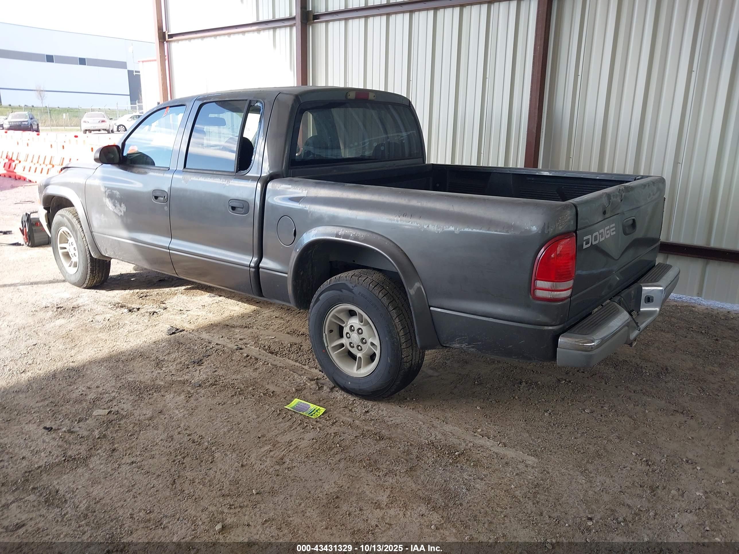 DODGE DAKOTA image 3