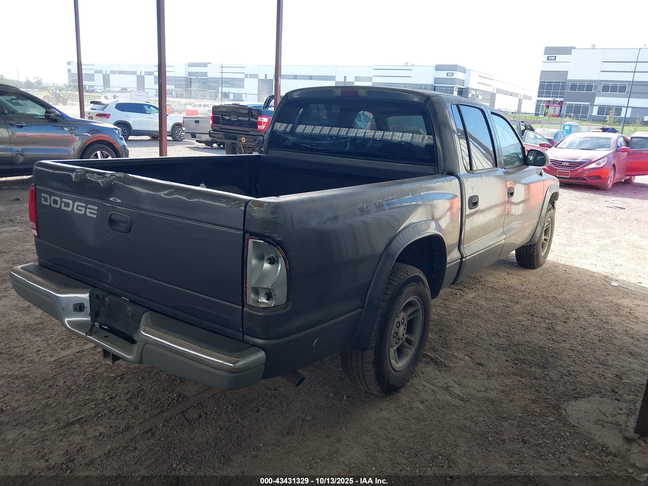DODGE DAKOTA image 4
