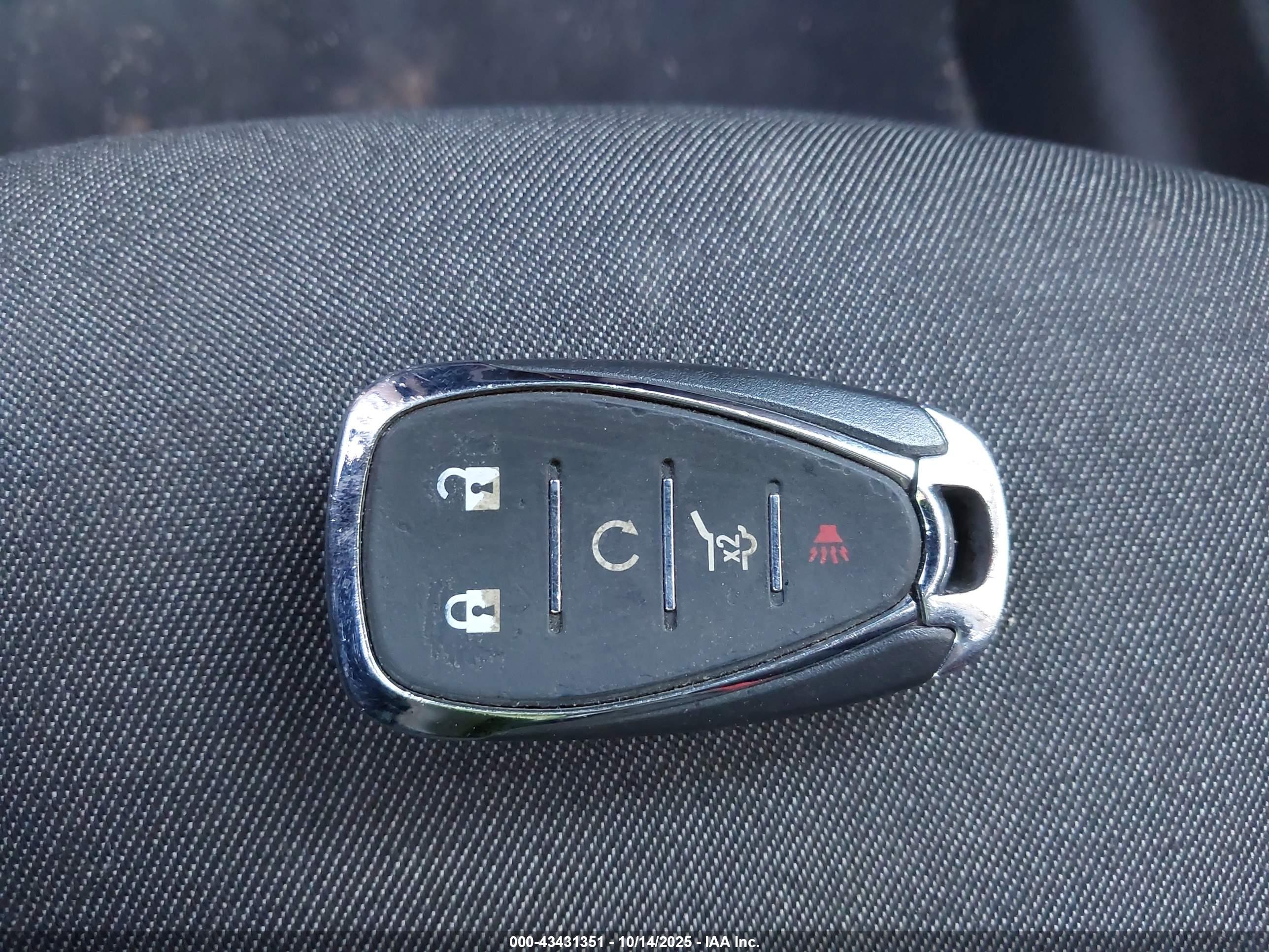 CHEVROLET EQUINOX image 11