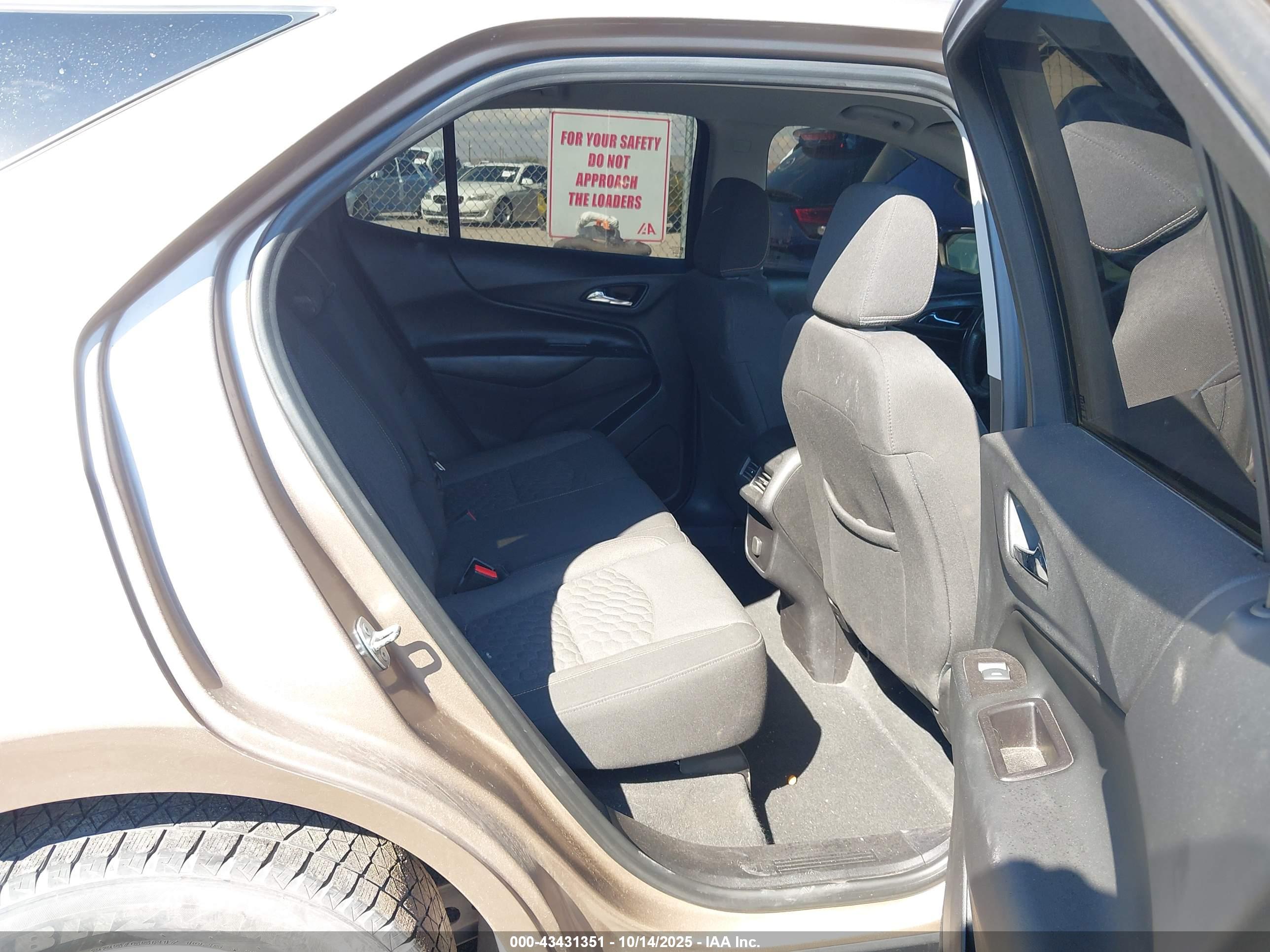CHEVROLET EQUINOX image 8