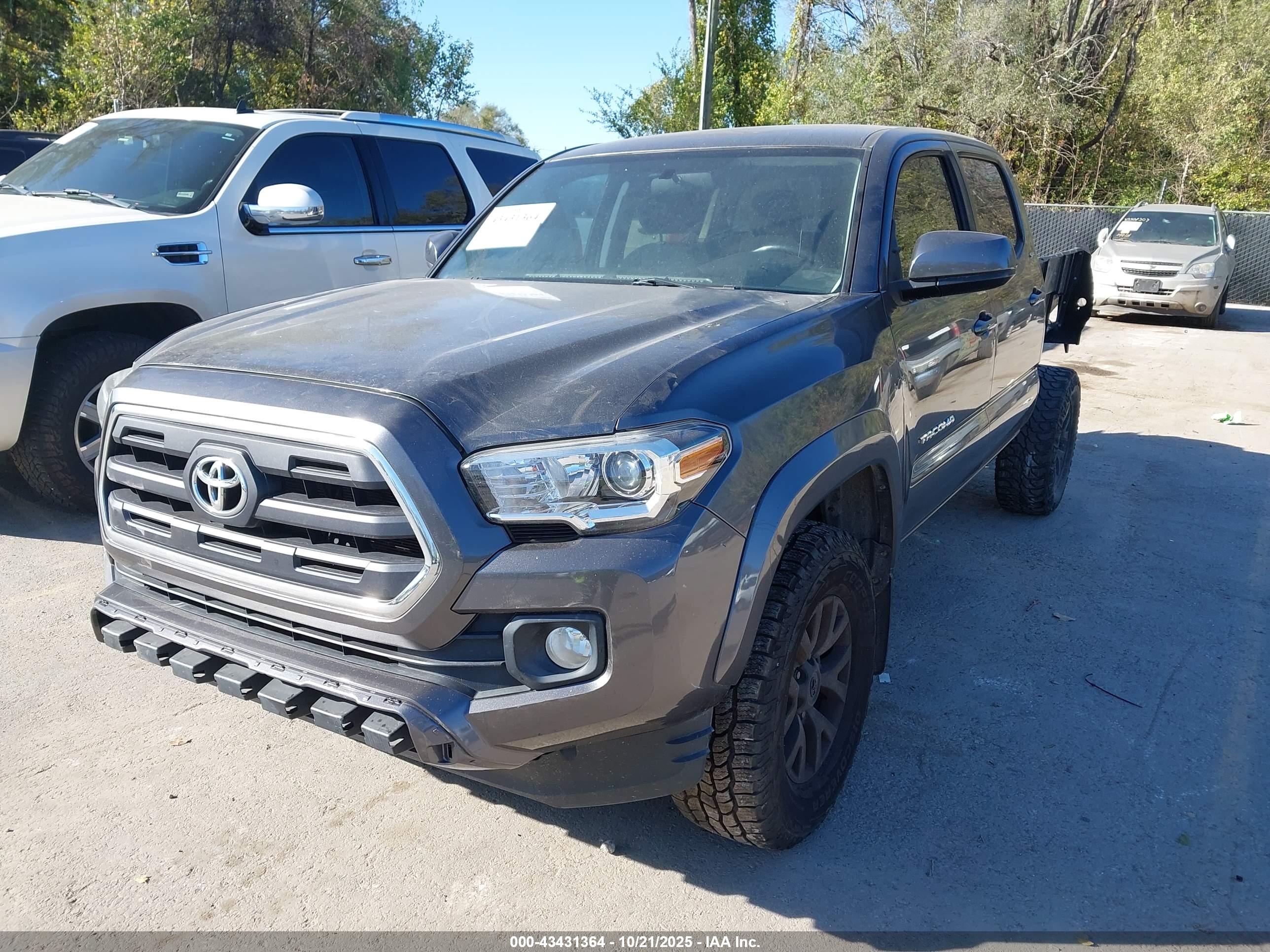 TOYOTA TACOMA image 2