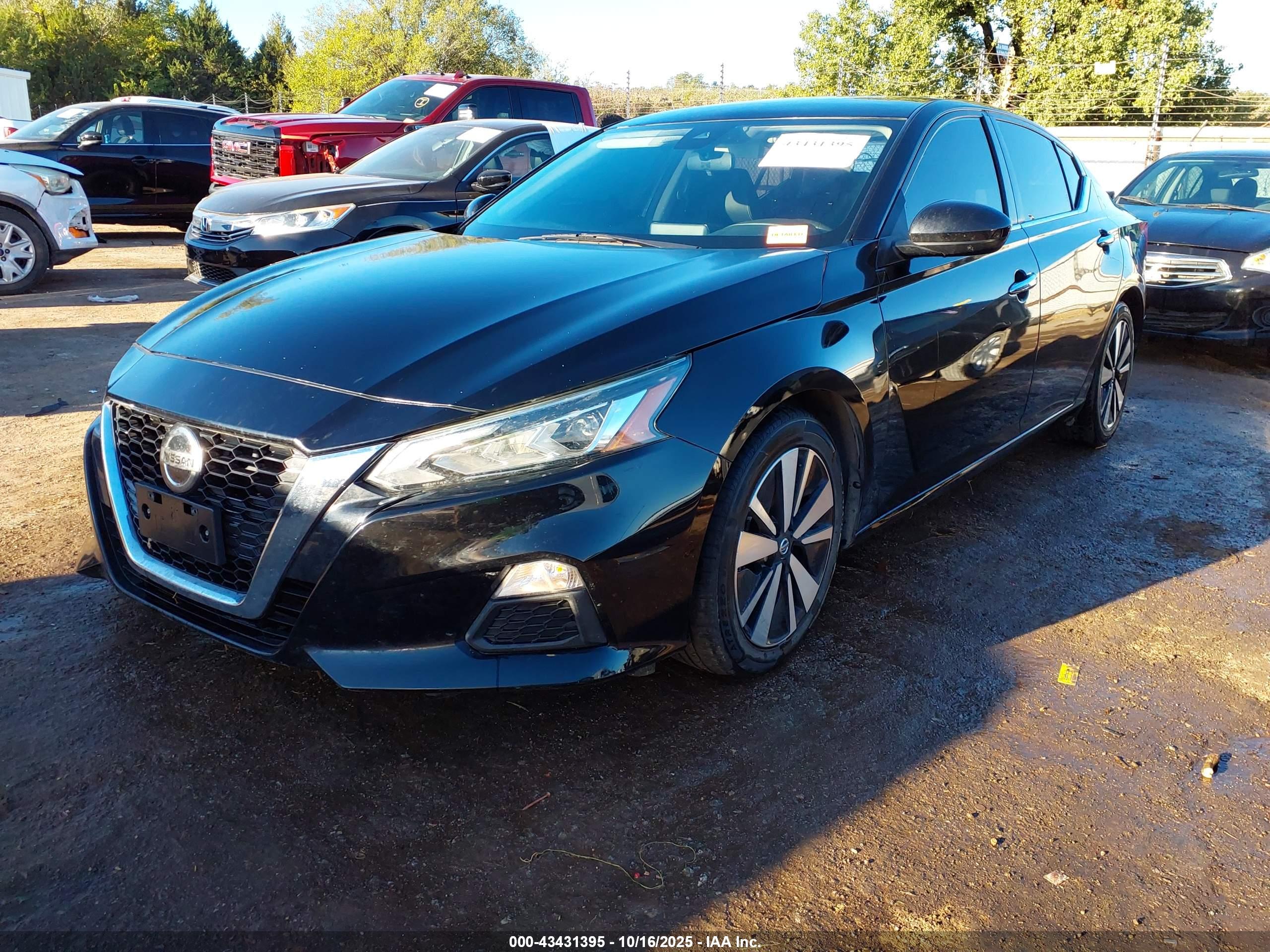 NISSAN ALTIMA image 2