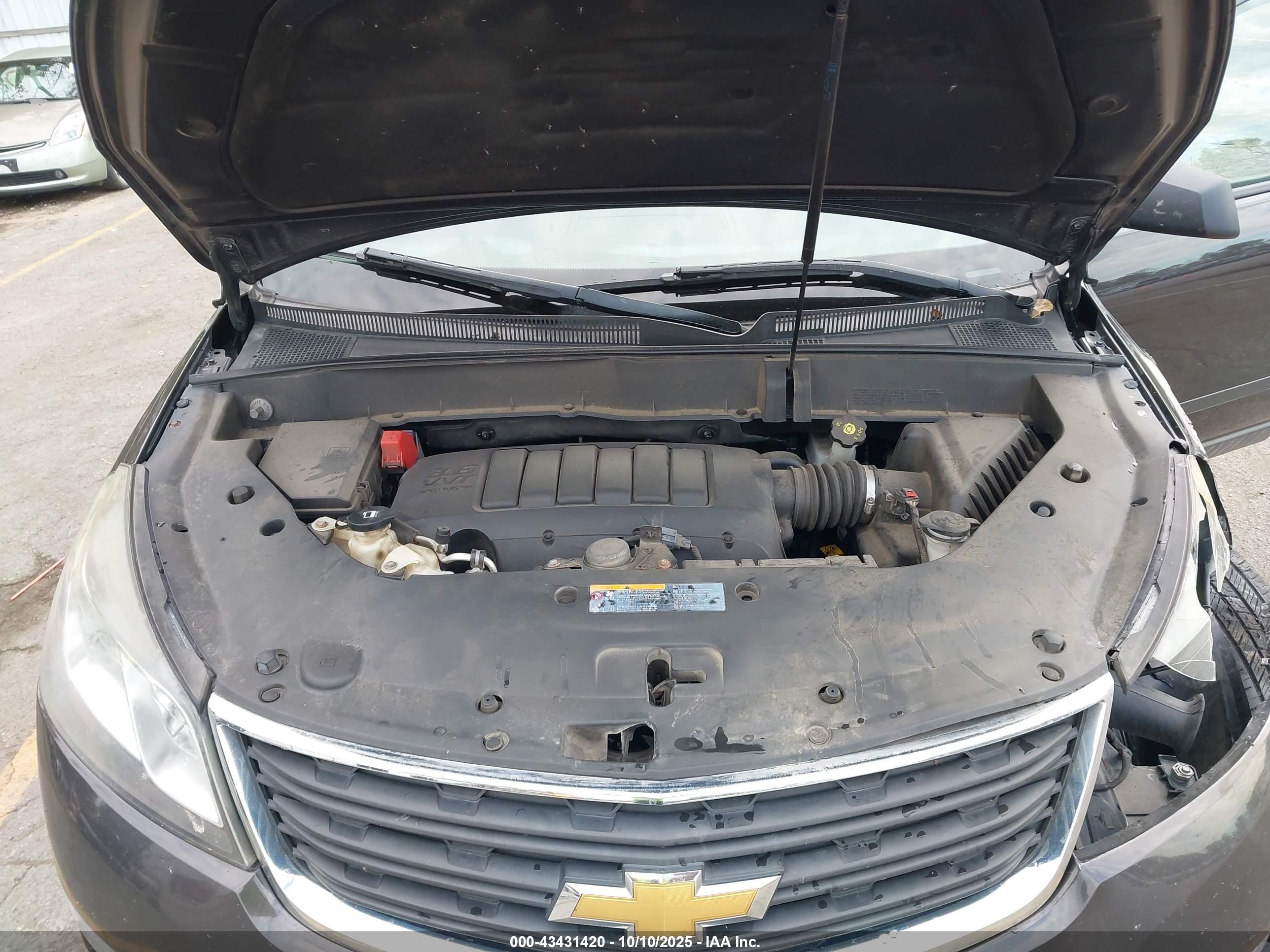 CHEVROLET TRAVERSE image 10