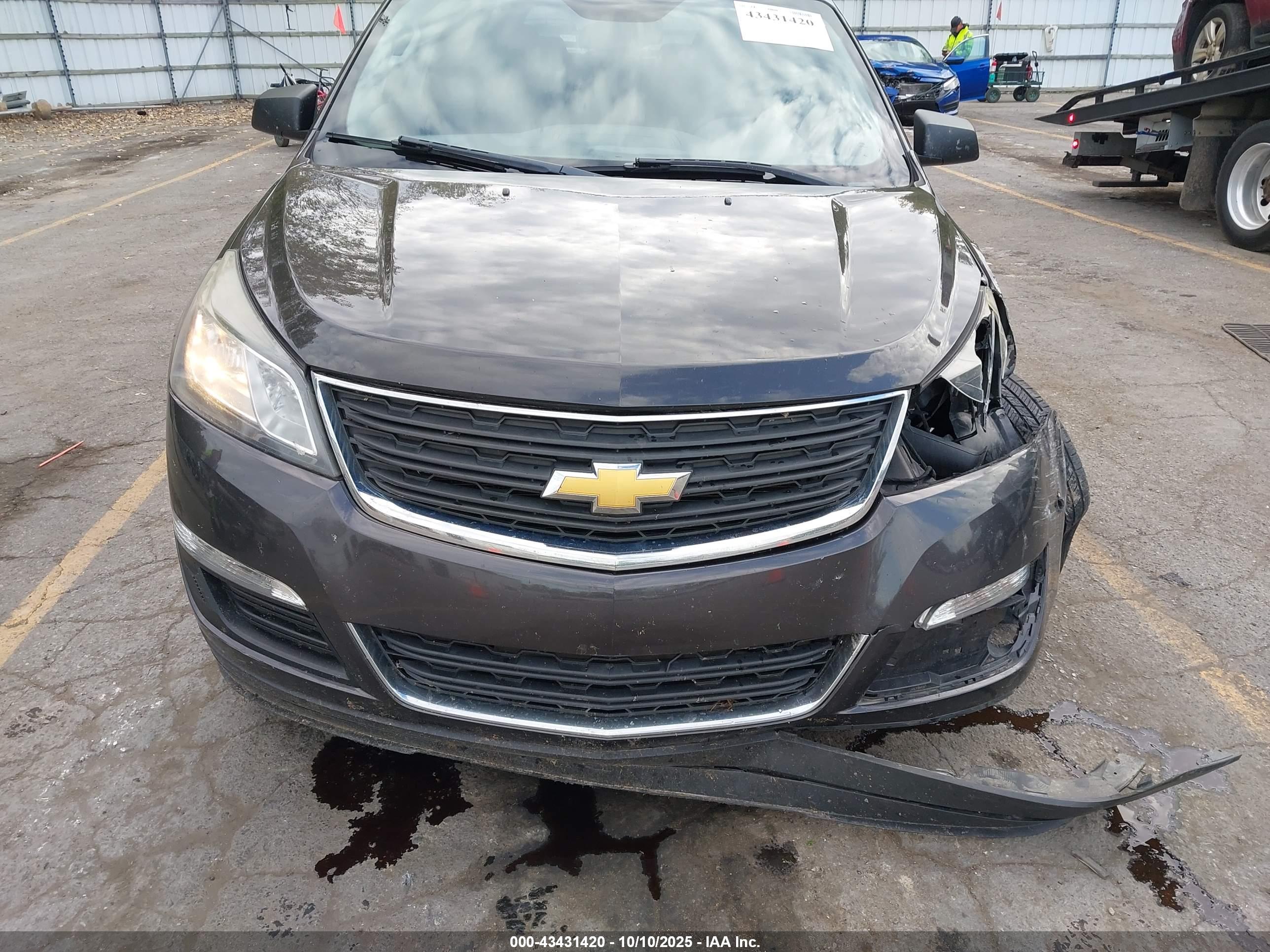 CHEVROLET TRAVERSE image 6