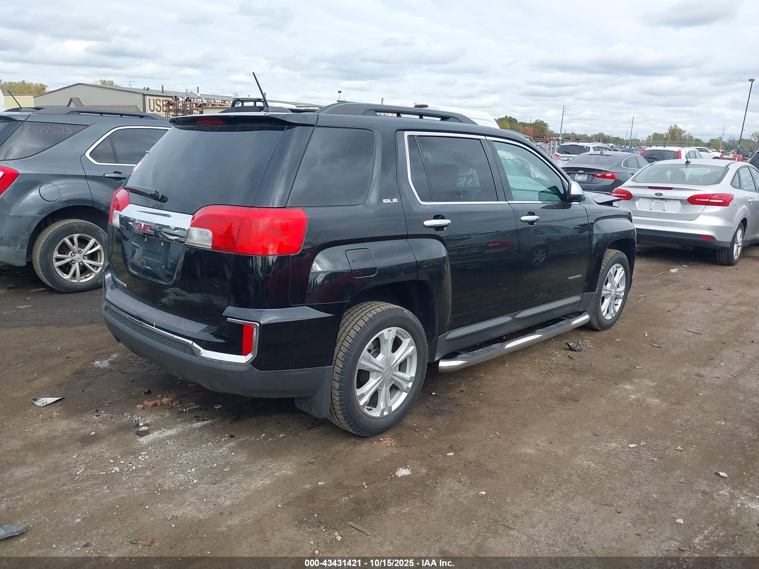 GMC TERRAIN image 4
