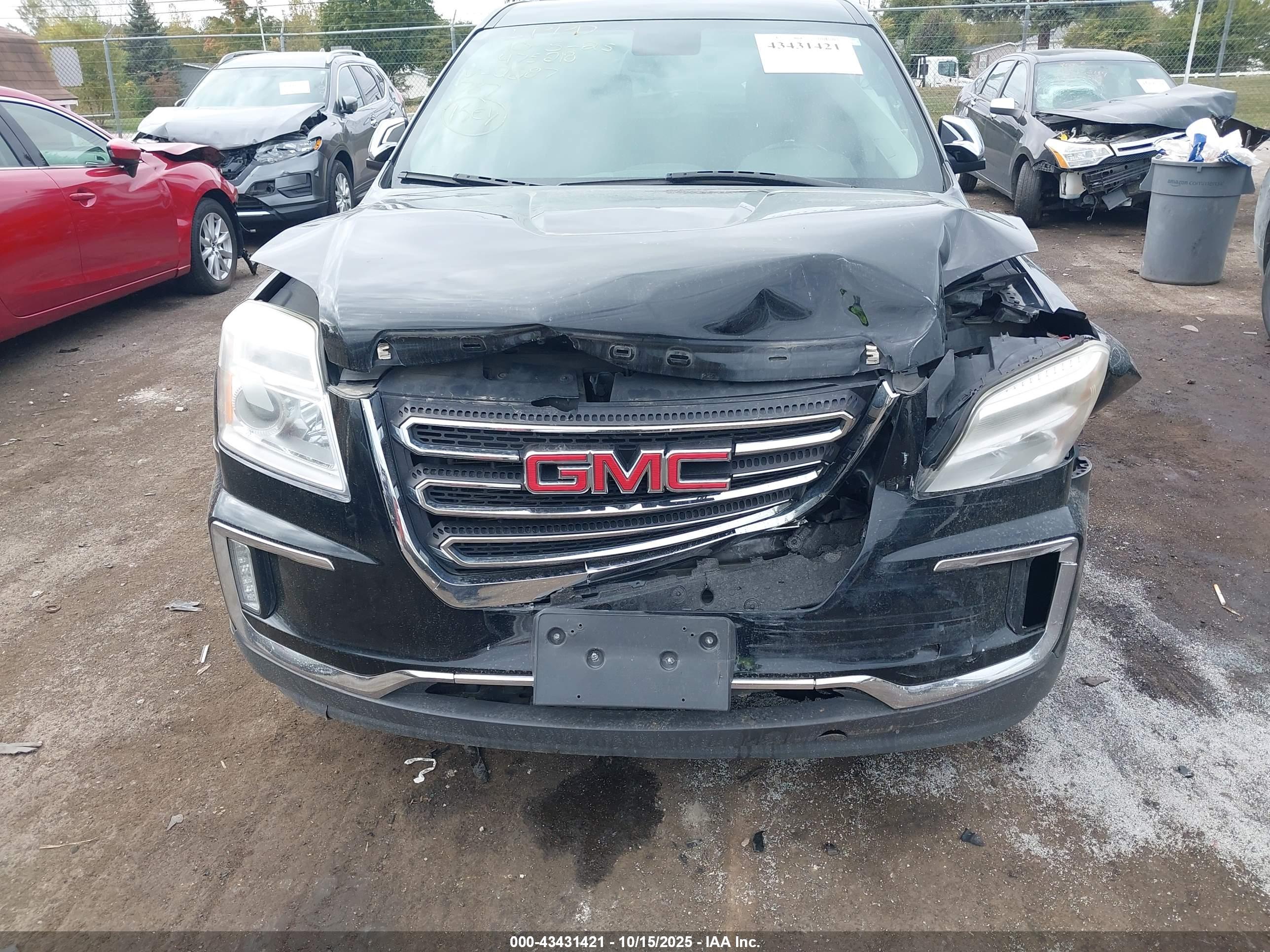 GMC TERRAIN image 6