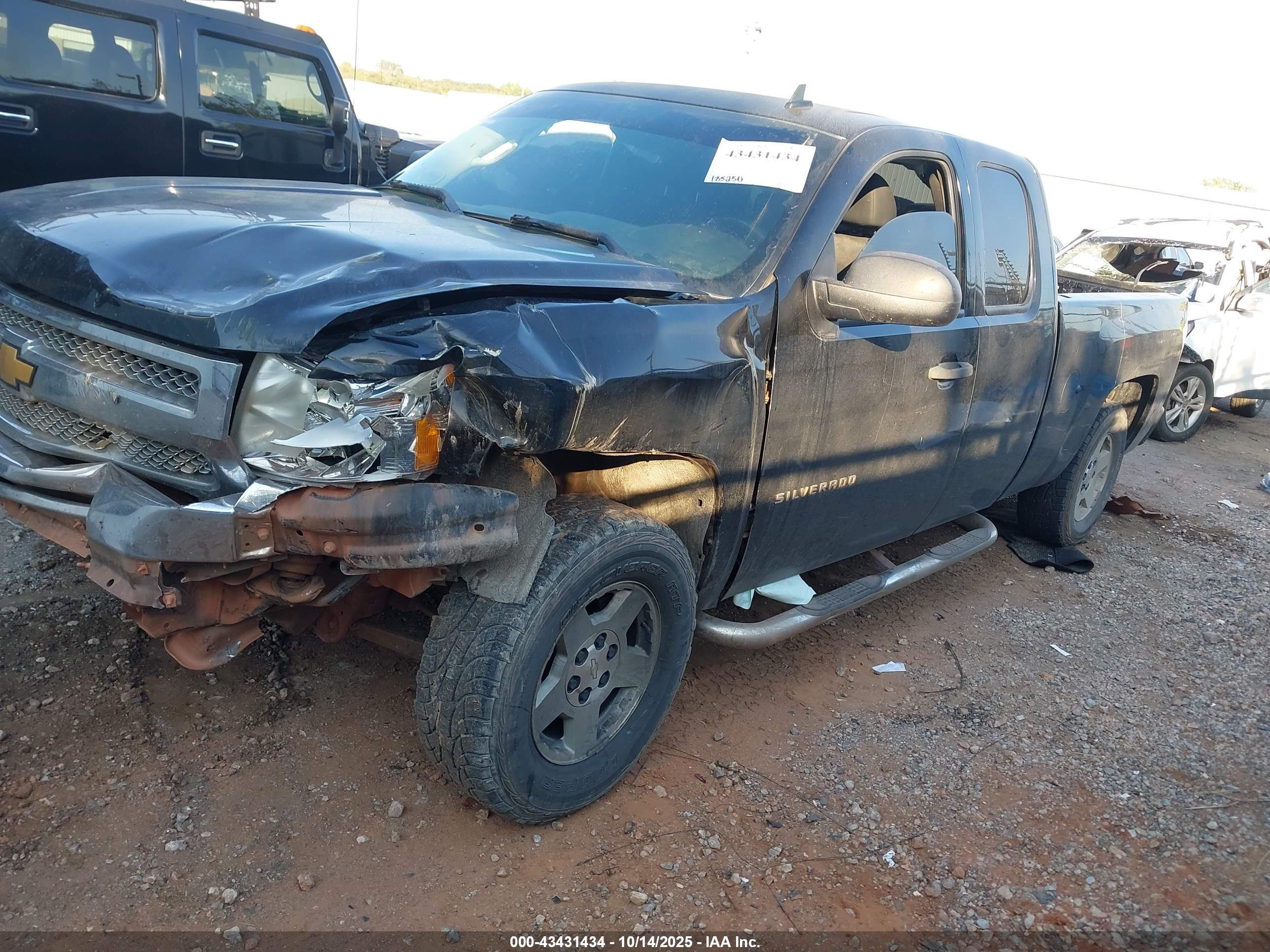CHEVROLET SILVERADO image 2