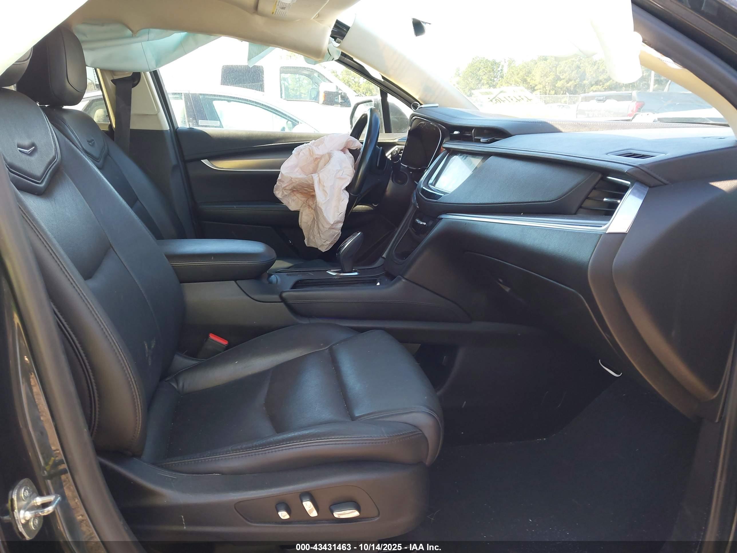 CADILLAC XT5 image 5